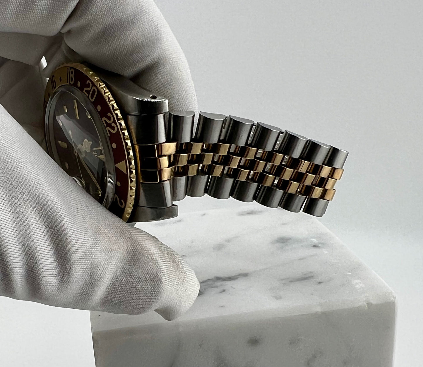 Rolex GMT-Master 1675 jubilèe Eye of the tiger 1977 nipple rail dial brown