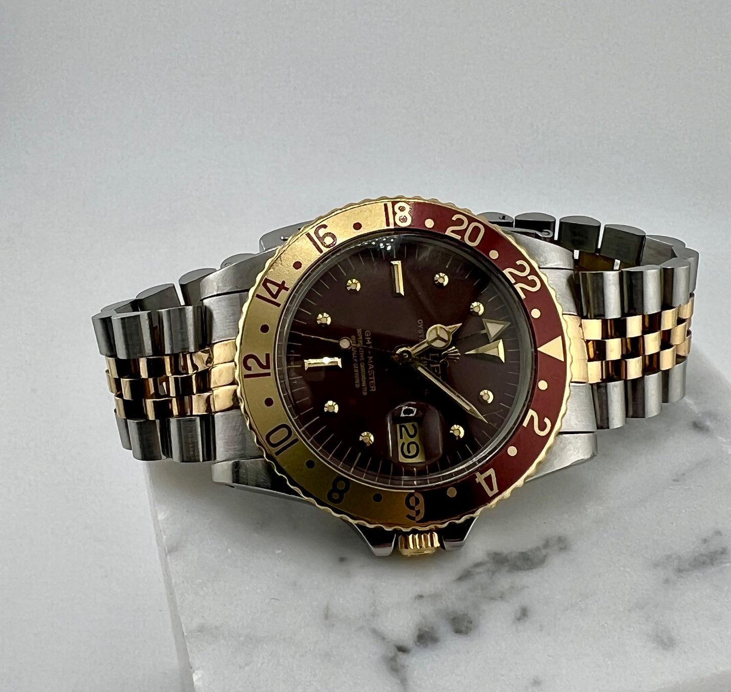Rolex GMT-Master 1675 jubilèe Eye of the tiger 1977 nipple rail dial brown