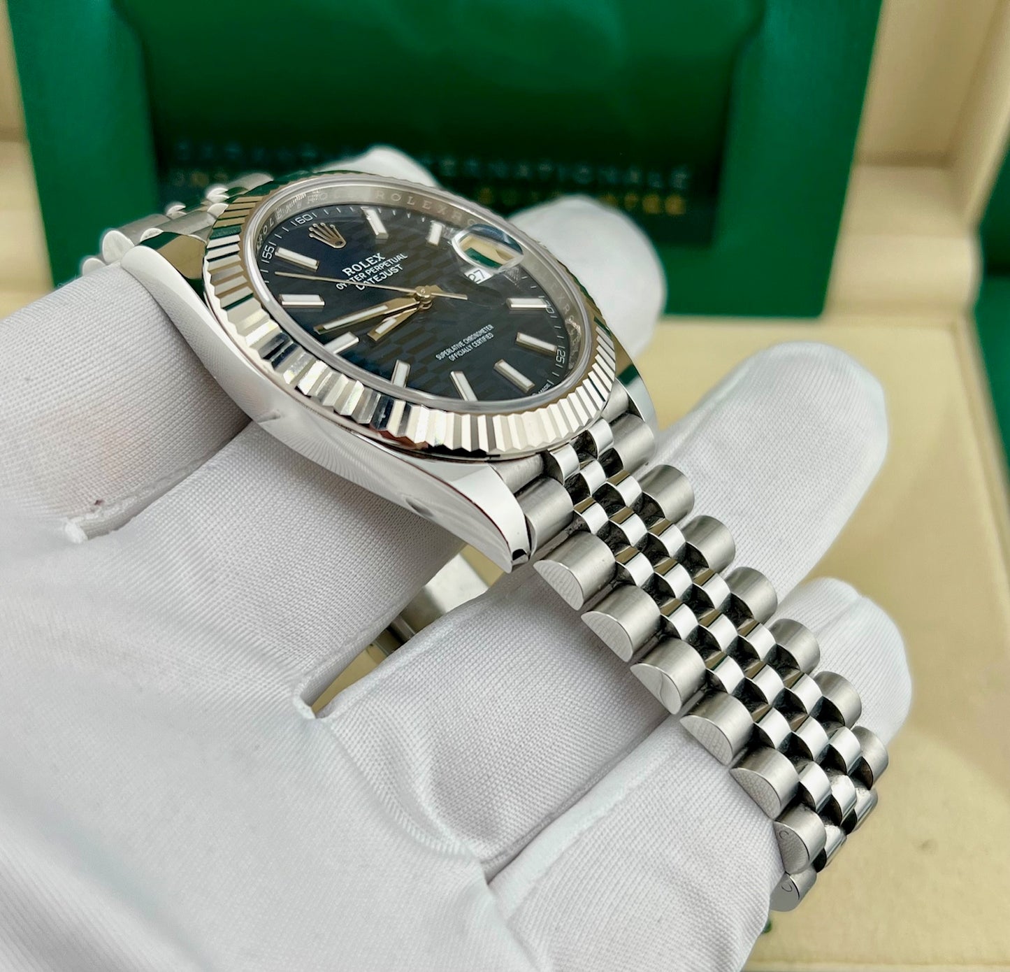 Rolex Datejust 41mm 126334 blue fluted dial 2022 jubilèe