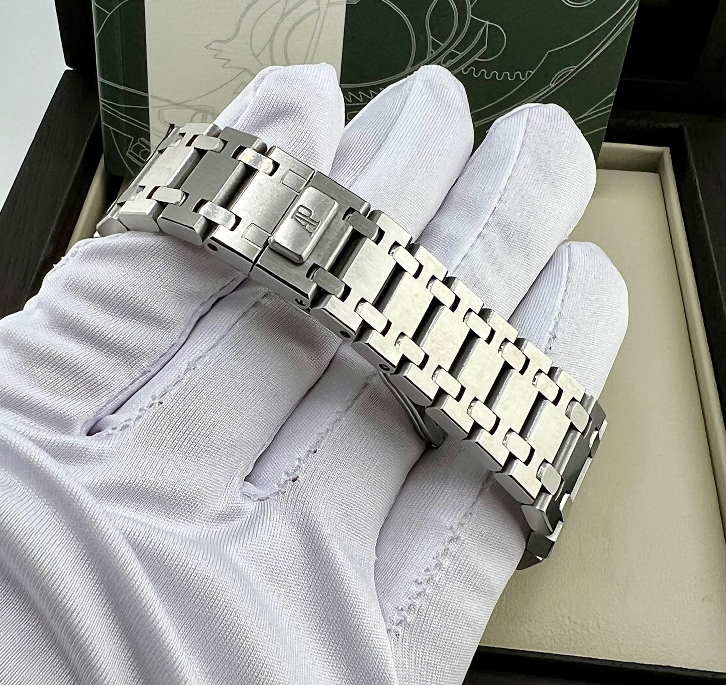 Audemars Piguet Royal Oak Chronograph 26300ST White Dial 2011 Full Set