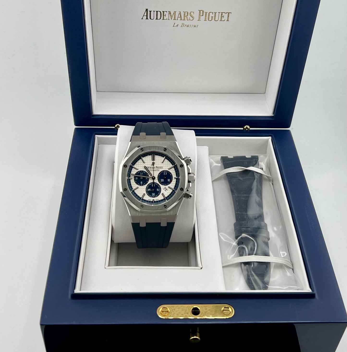 Audemars Piguet Royal Oak Chronograph 26236ST ''Pride of Italy'' Limited Edition 500pcs 2015