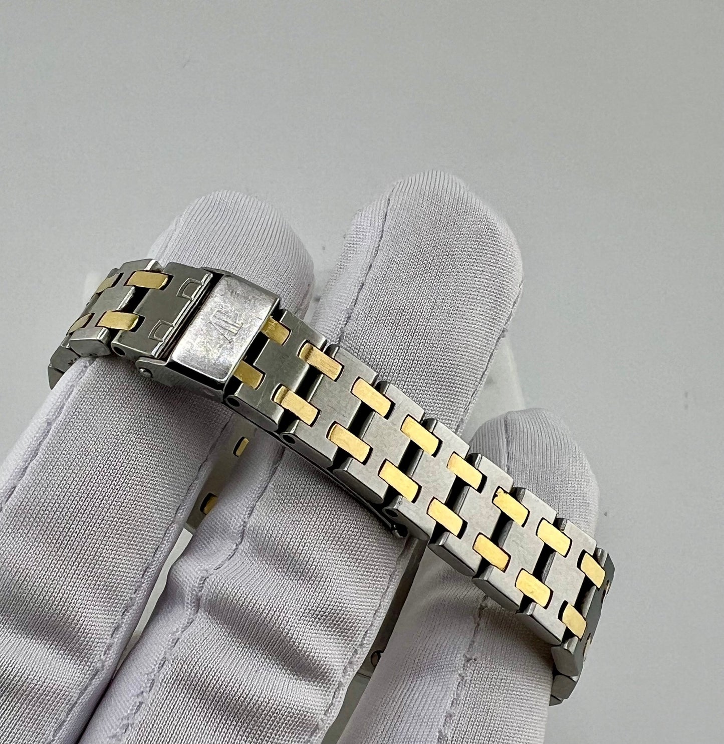 Audemars Piguet Royal Oak Lady 26mm 6707SA 1985 only watch quartz