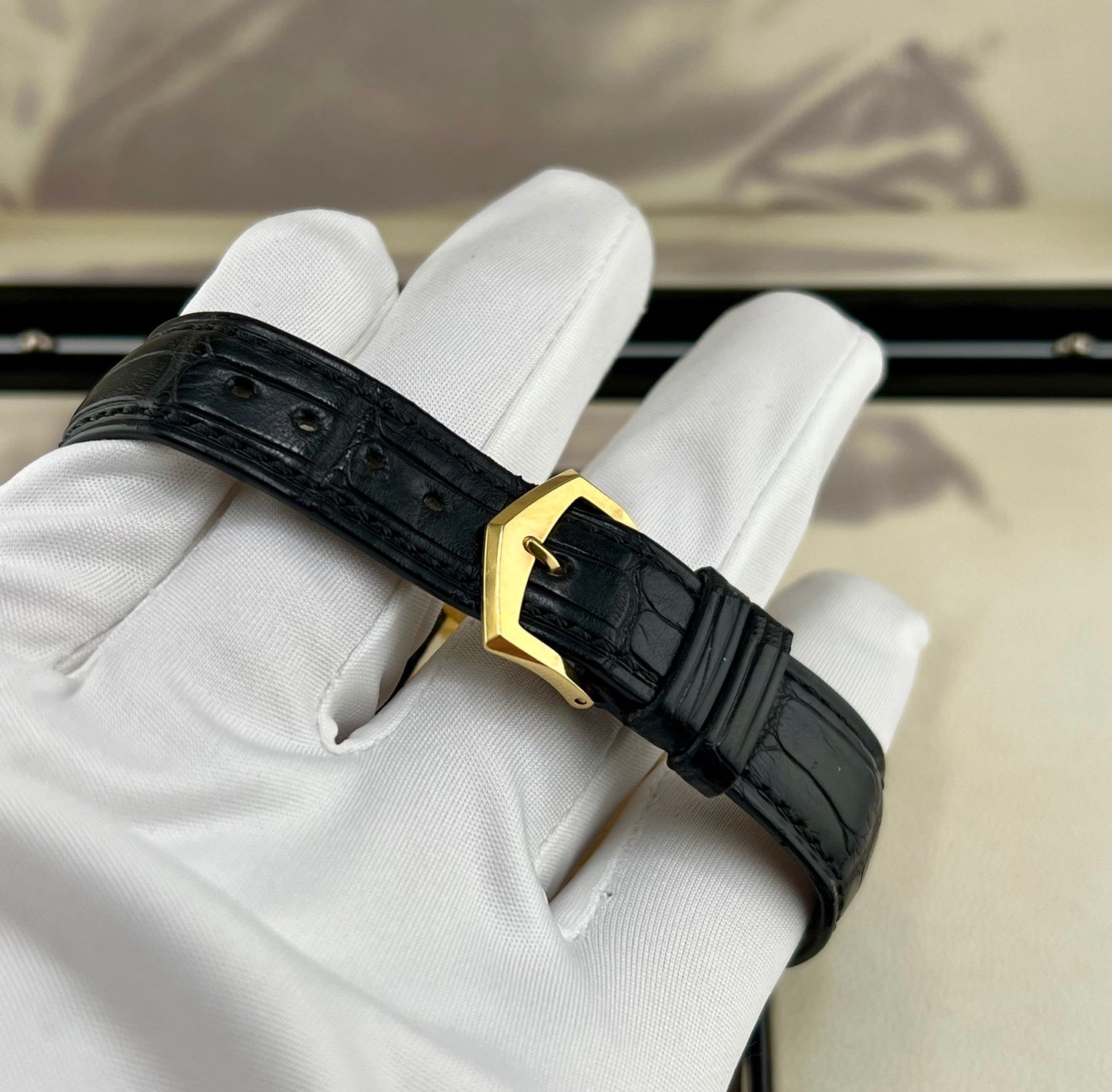 Patek Philippe Calatrava 5127J 37mm Yellow Gold 2007 Extrait d'archive 2024