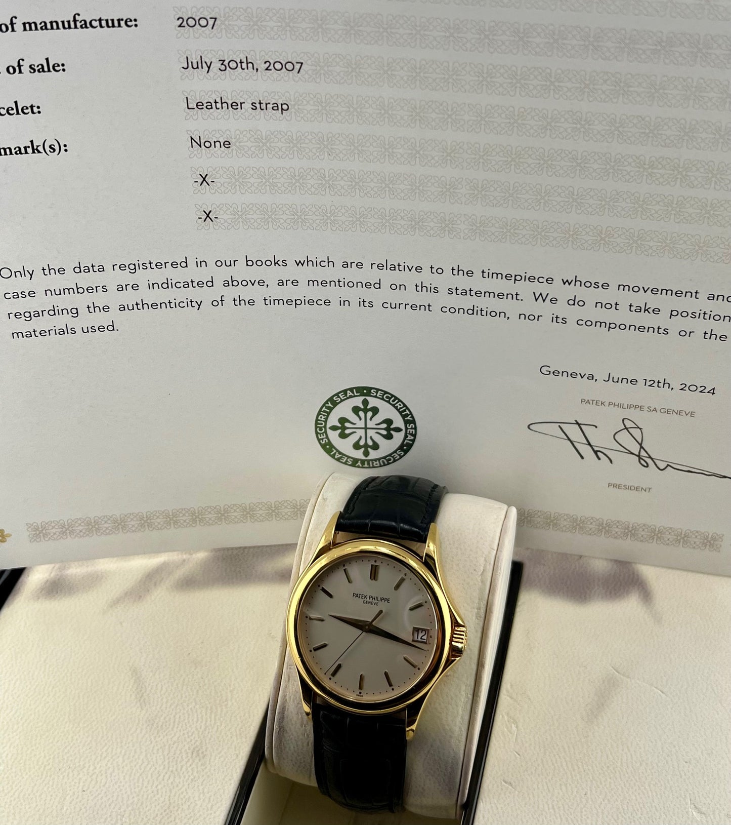 Patek Philippe Calatrava 5127J 37mm Yellow Gold 2007 Extrait d'archive 2024