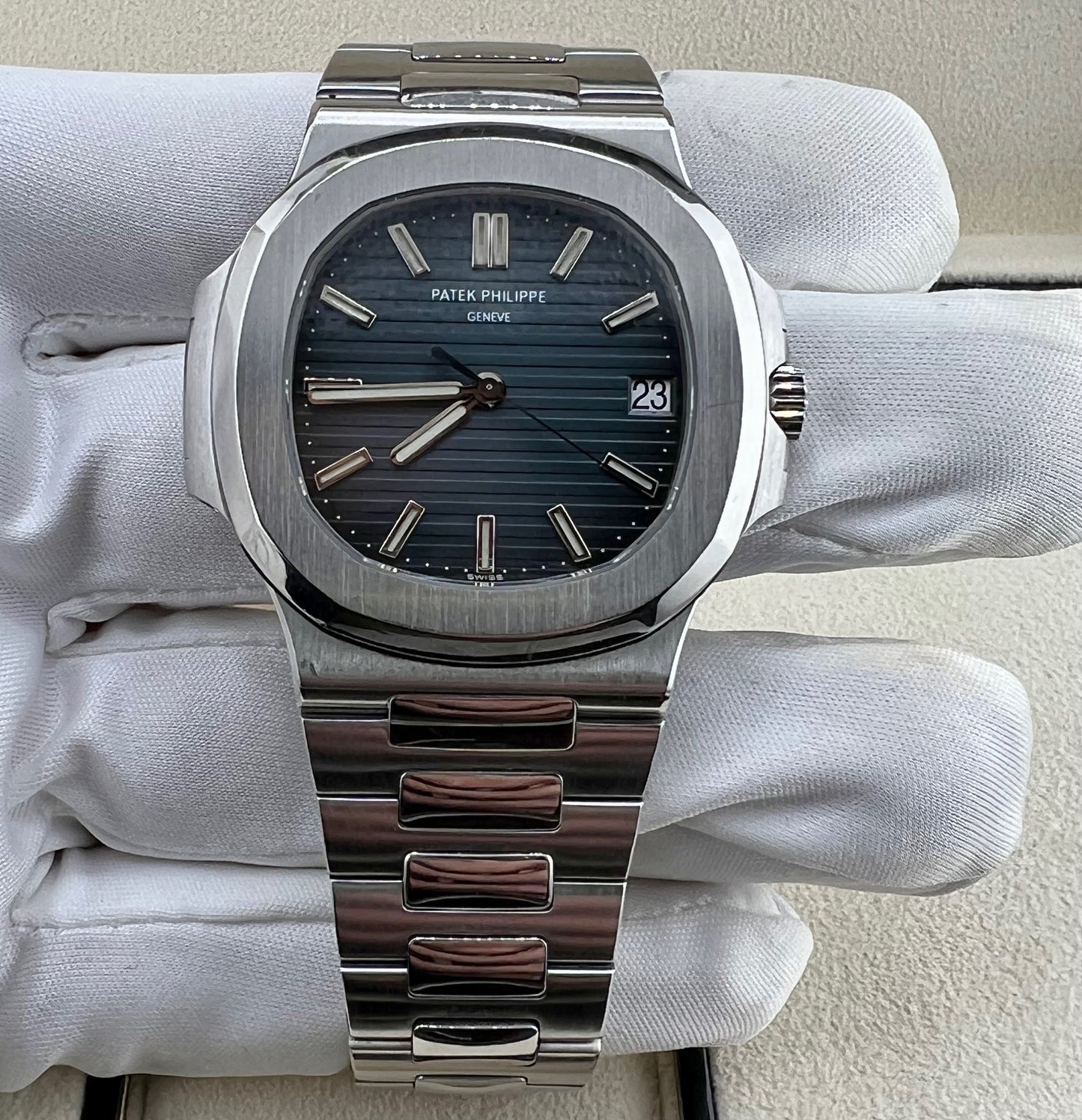 Patek Philippe Nautilus 5711/1A 2007 Full Set UK blue dial