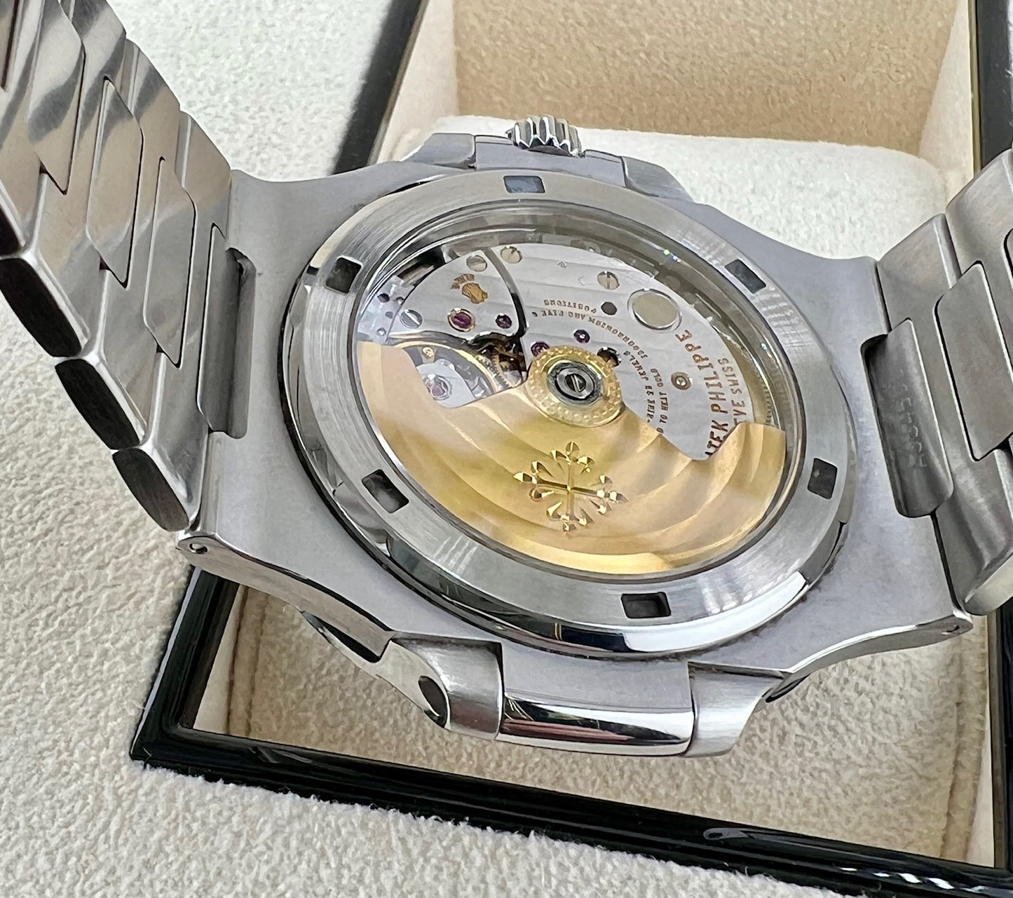 Patek Philippe Nautilus 5711/1A 2007 Full Set UK blue dial