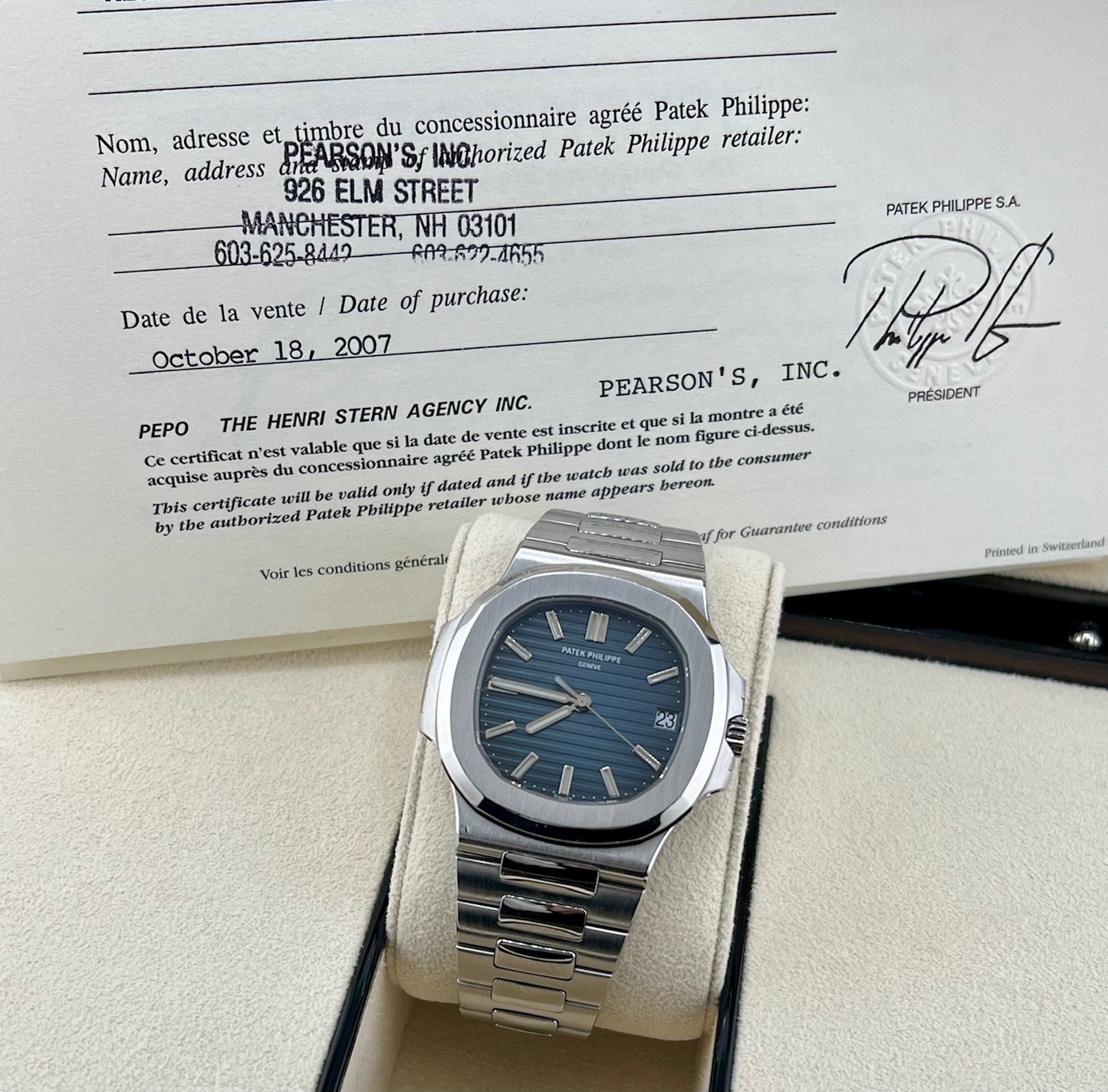 Patek Philippe Nautilus 5711/1A 2007 Full Set UK blue dial