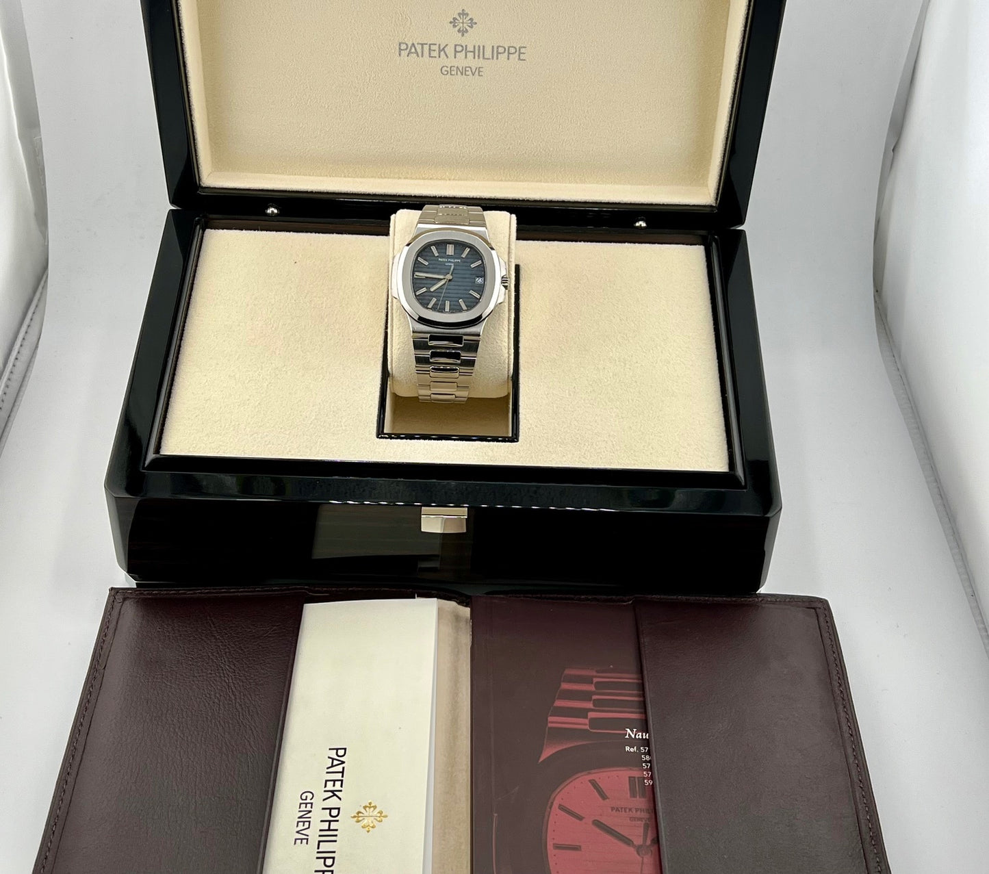 Patek Philippe Nautilus 5711/1A 2007 Full Set UK blue dial