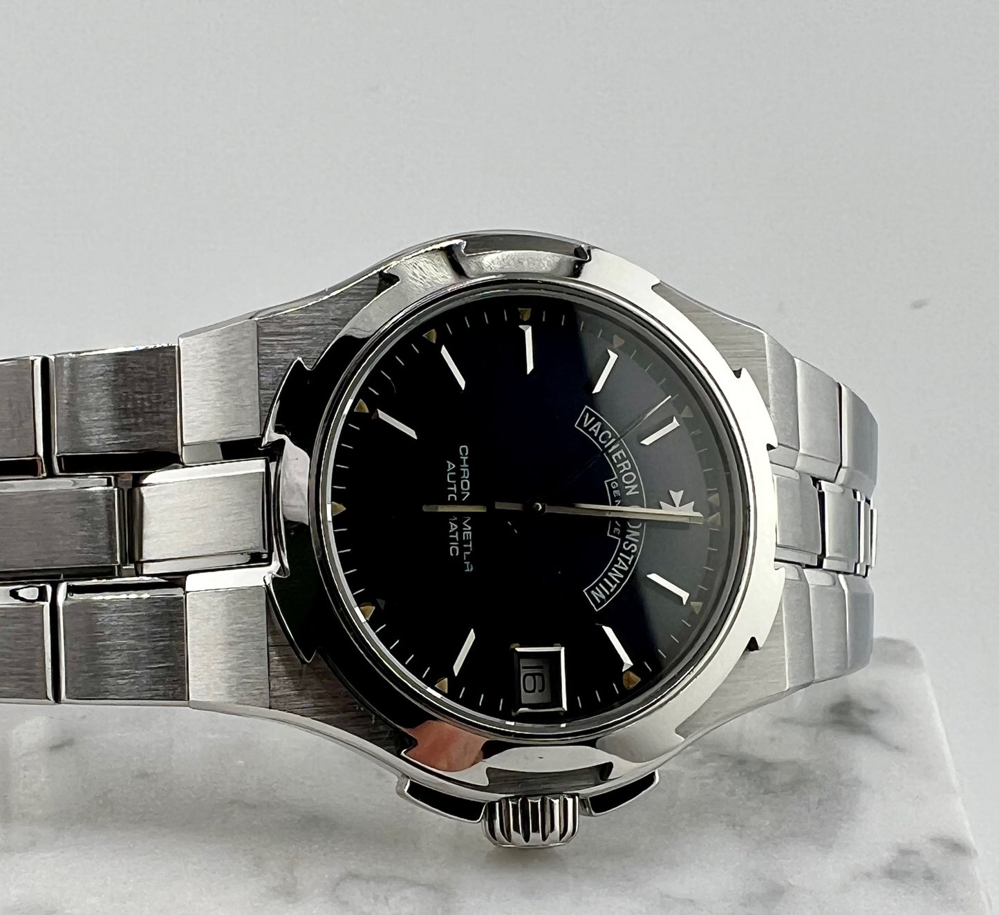 Vacheron Constantin Overseas 35mm 42050 Blue Dial only watch