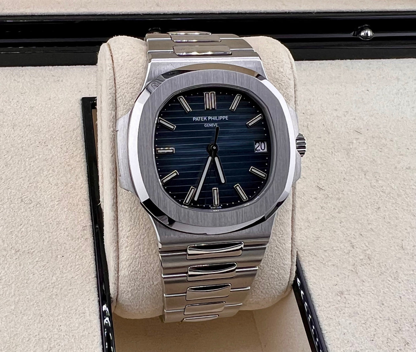Patek Philippe Nautilus 5711/1A 2011 Full Set blue dial (Germania)