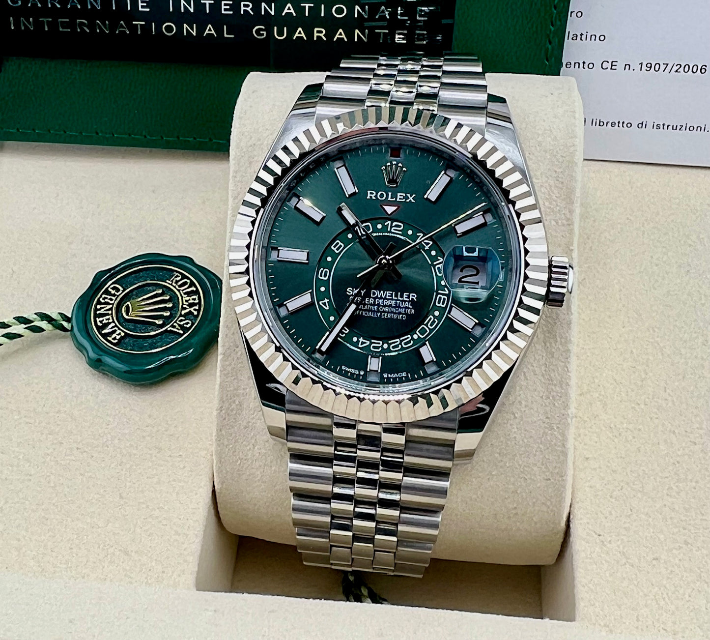 Rolex Sky-Dweller 336934 Green Dial Jubilèe 2025 full set