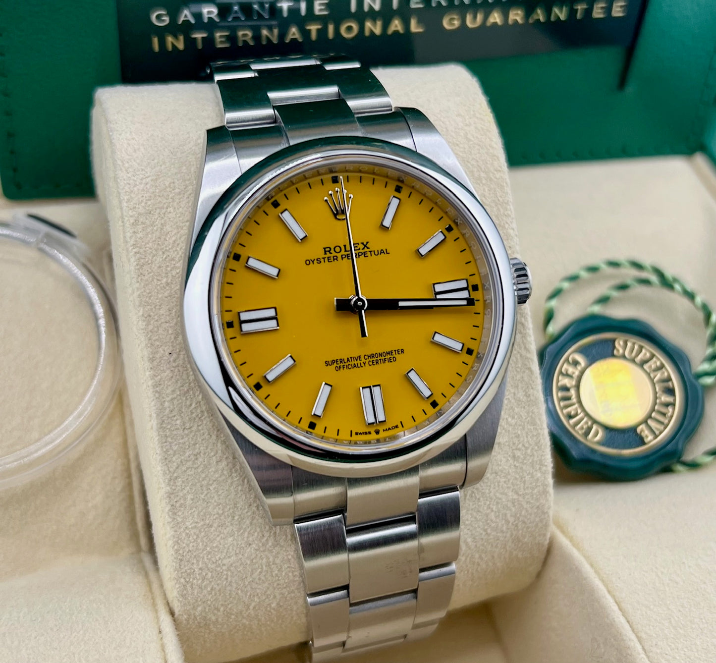 Rolex Oyster Perpetual 41mm 124300 Giallo 2021 Full Set