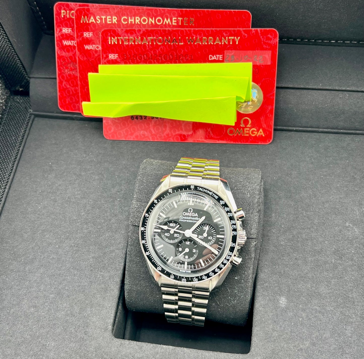 Omega Speedmaster Moonwatch 31030425001001 2021 Full Set