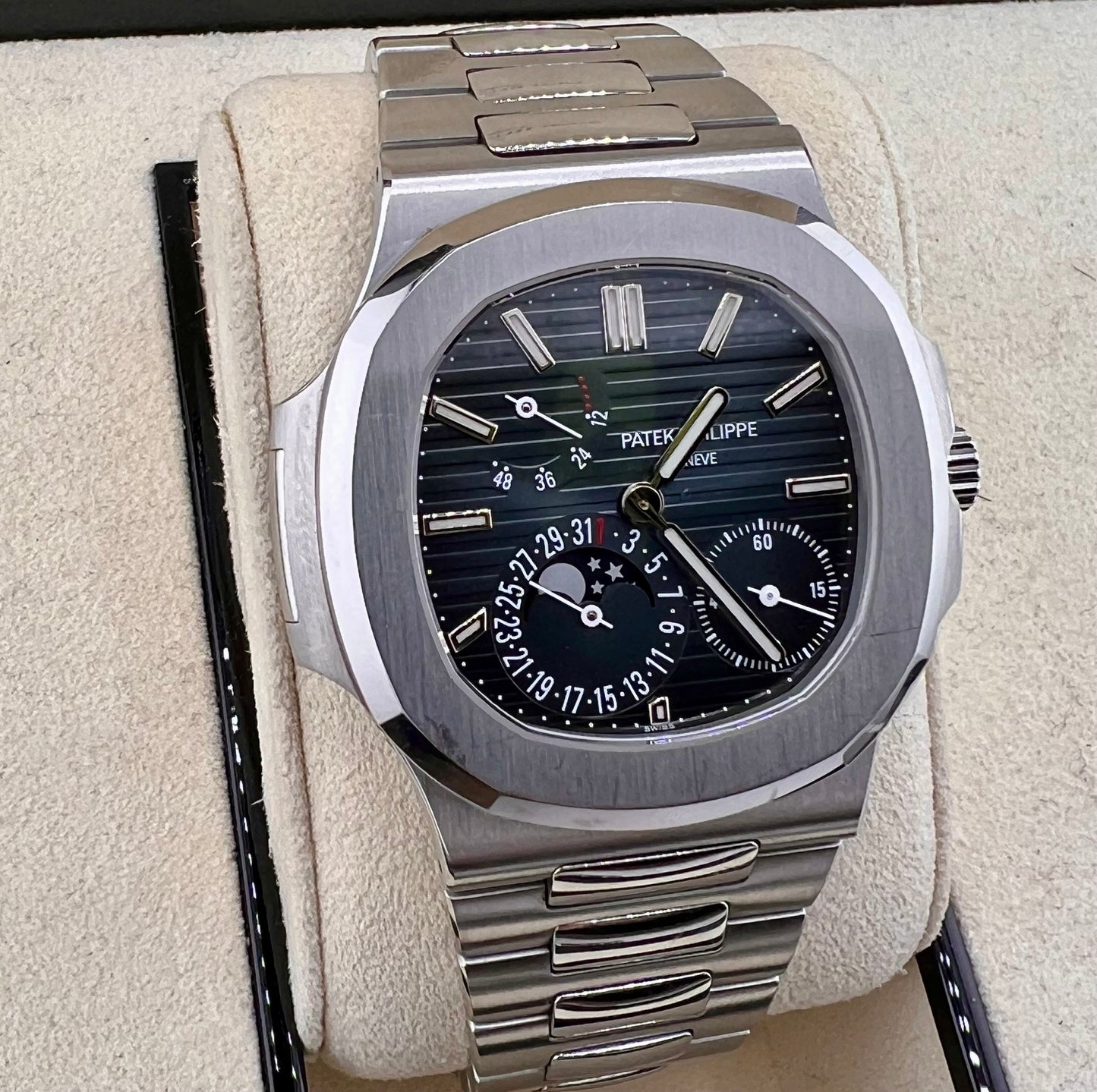 Patek Philippe Nautilus 5712/1A Full Set 2015 Italian Paper
