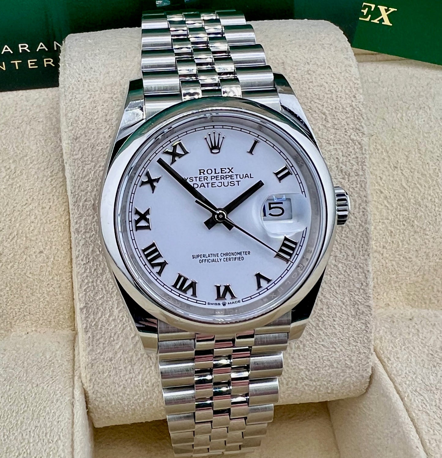 Rolex Datejust 36mm 126200 White Dial Roman index Jubilèe