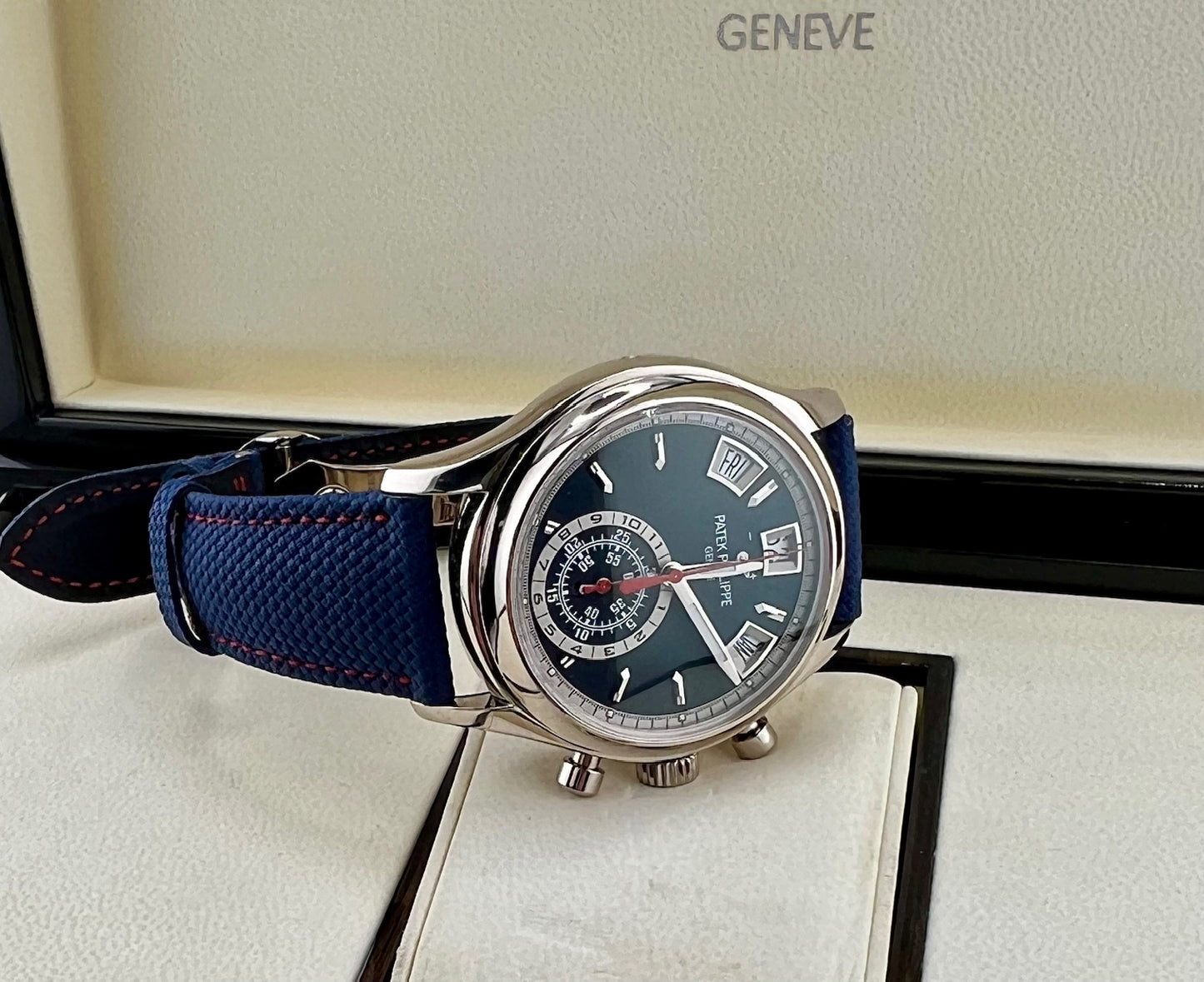 Patek Philippe Annual Calendar Chronograph 5960/01G White Gold 2019 Deployantèe
