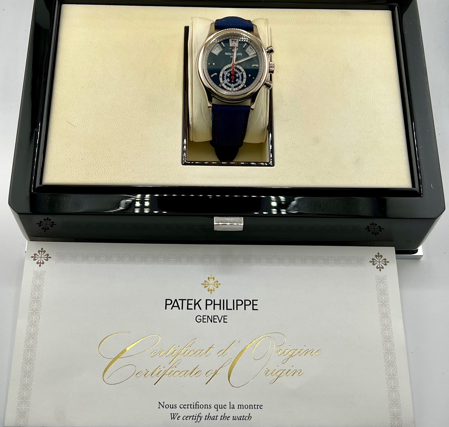 Patek Philippe Annual Calendar Chronograph 5960/01G White Gold 2019 Deployantèe