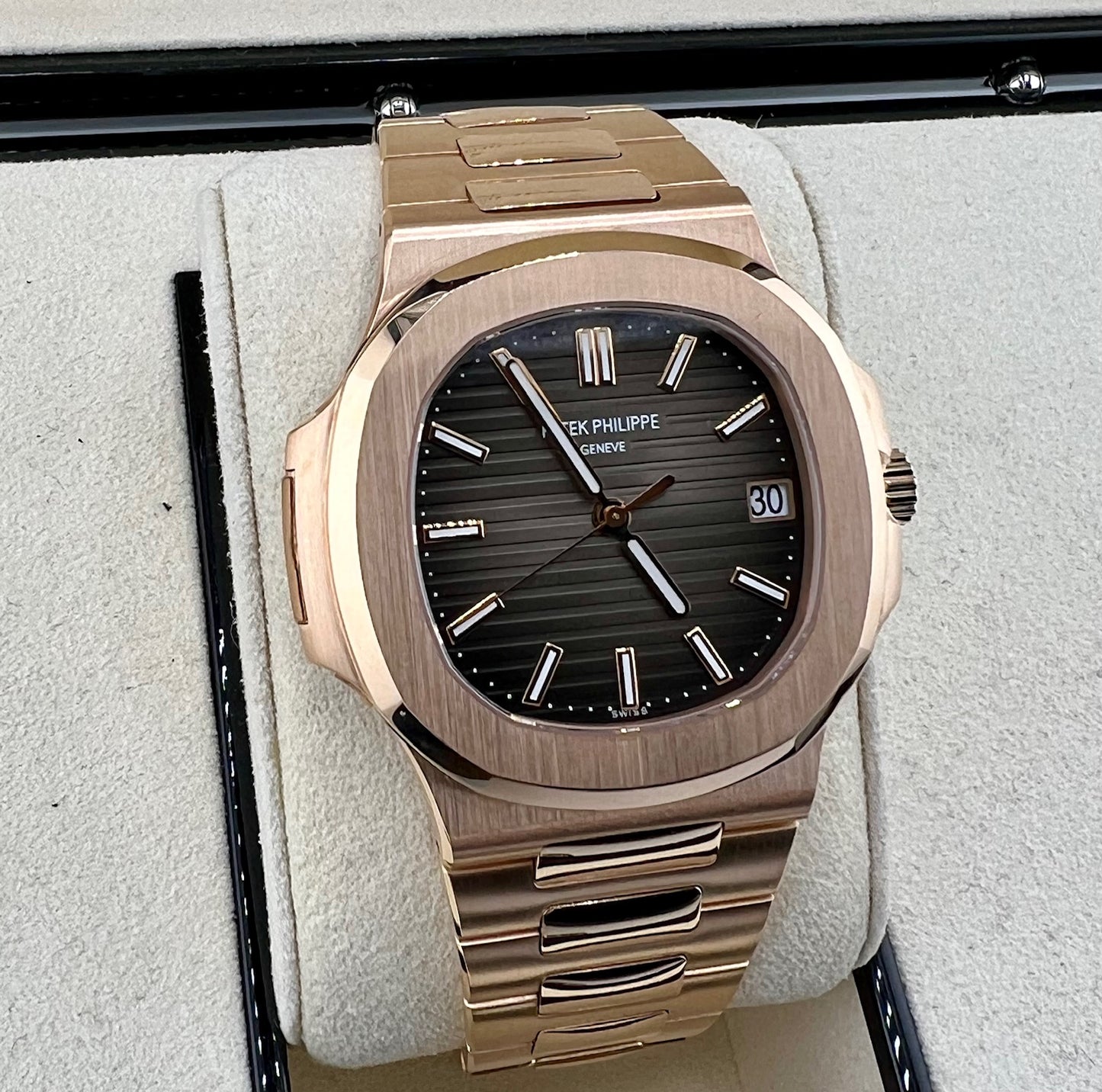 Patek Philippe Nautilus 5711-1R Chocolate Full Set Rose Gold