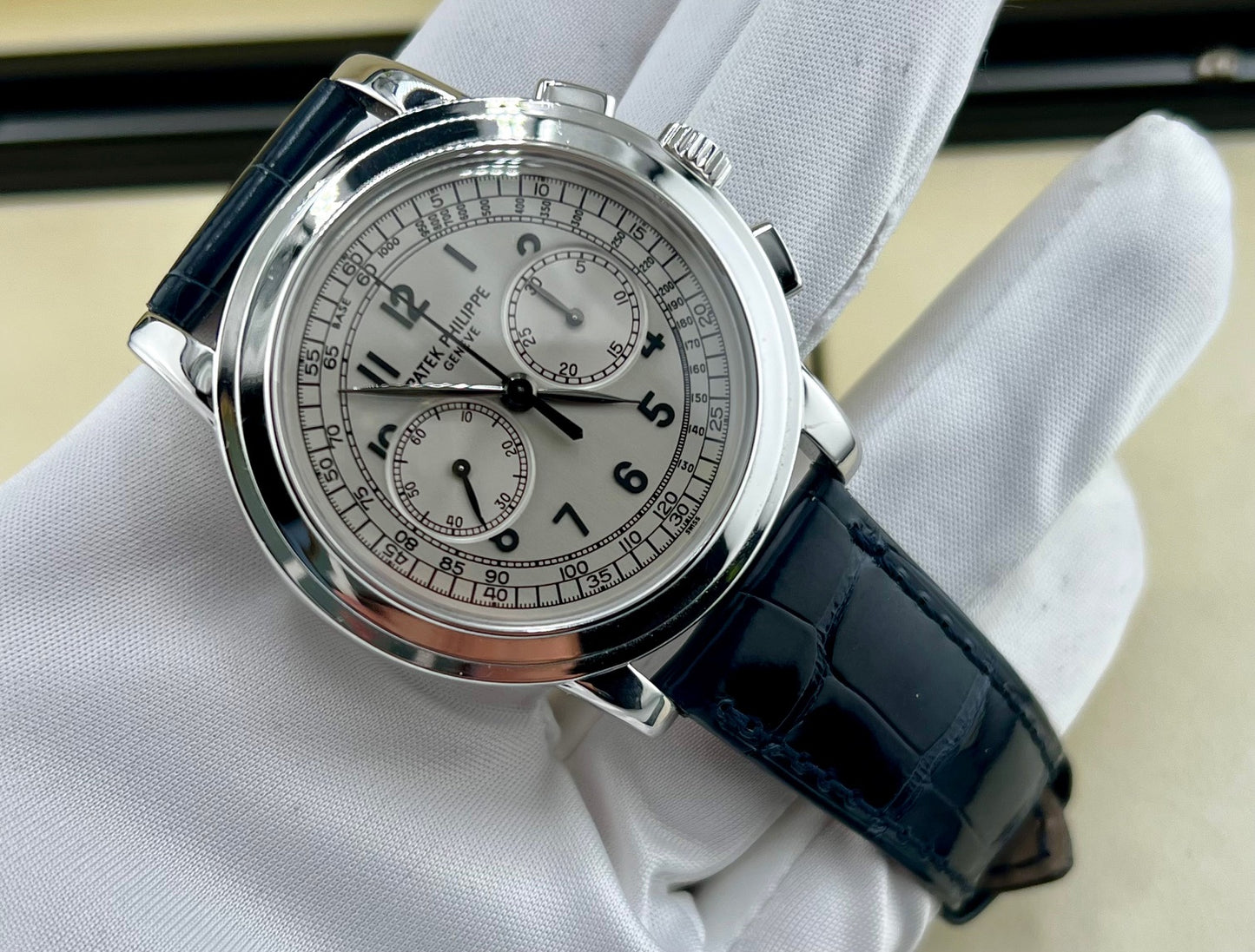 Patek Philippe Chronograph Grand Taille 5070G Full Set 2005