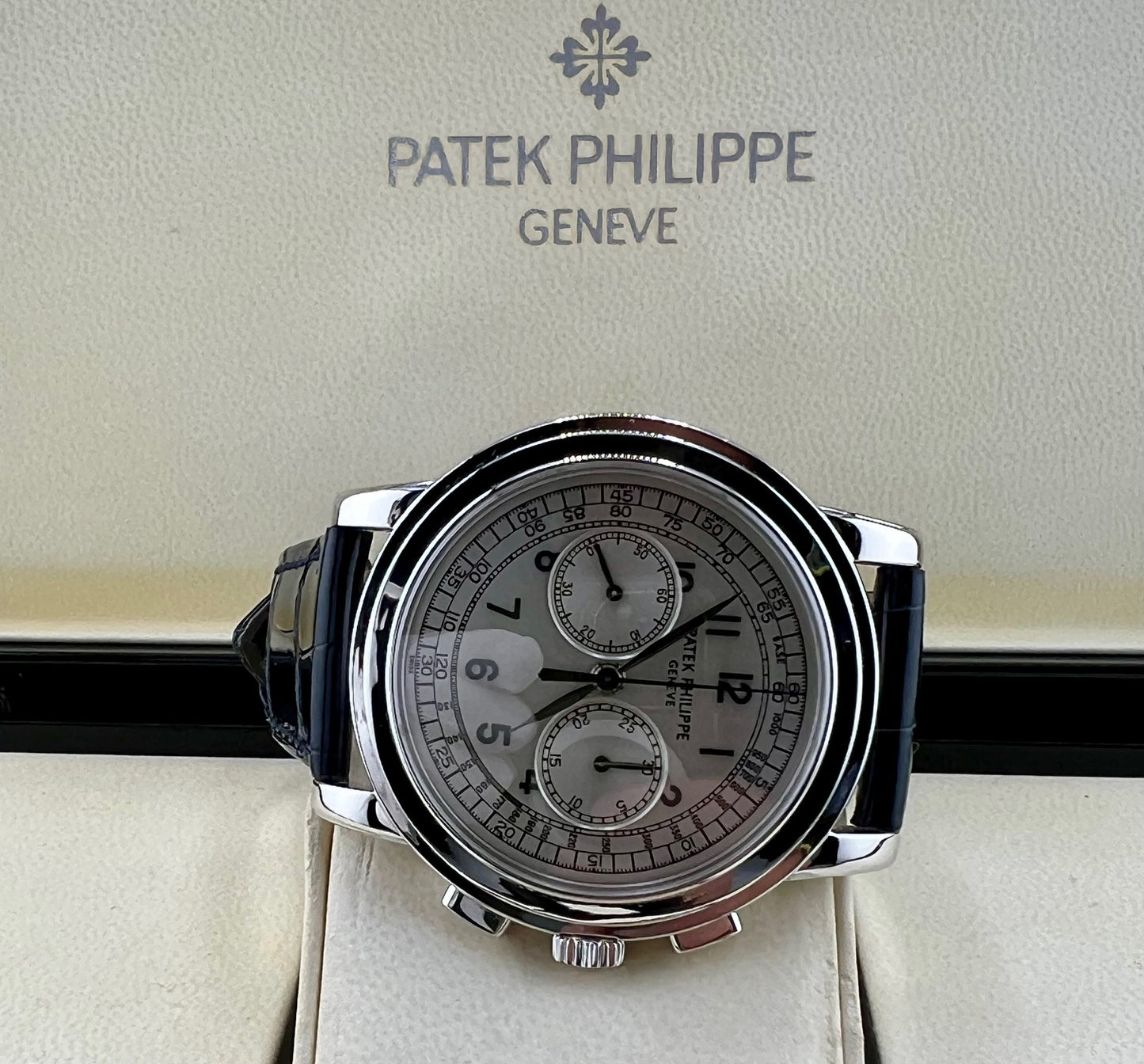 Patek Philippe Chronograph Grand Taille 5070G Full Set 2005