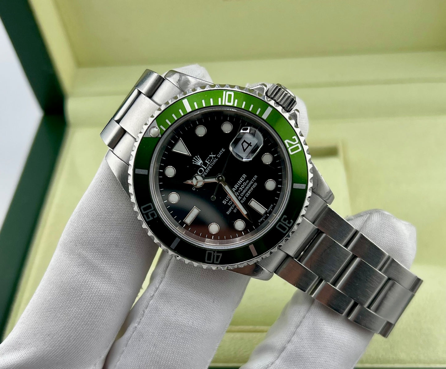 Rolex Submariner "Kermit" 16610LV 2005 Box&paper