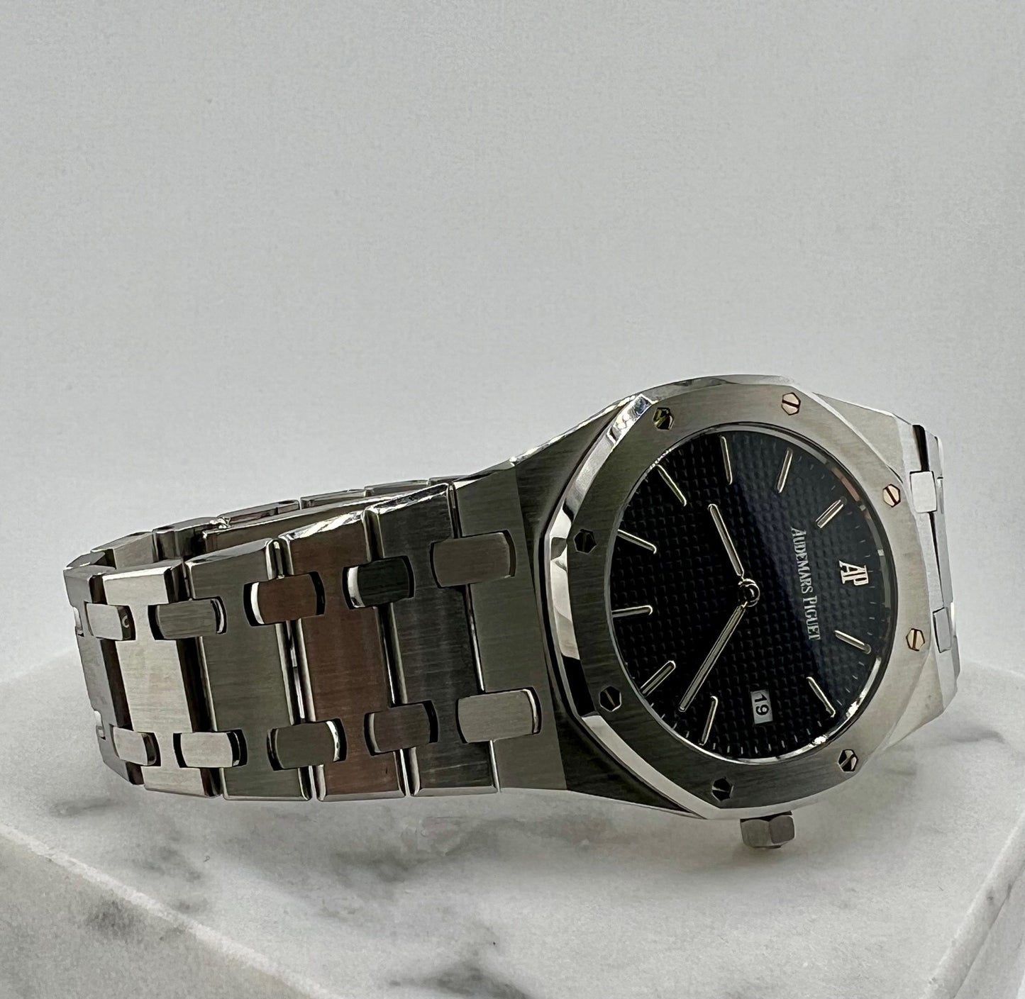 Audemars Piguet Royal Oak 56175ST Quartz 33mm micro tapisserie blue extrait d'archive 2025