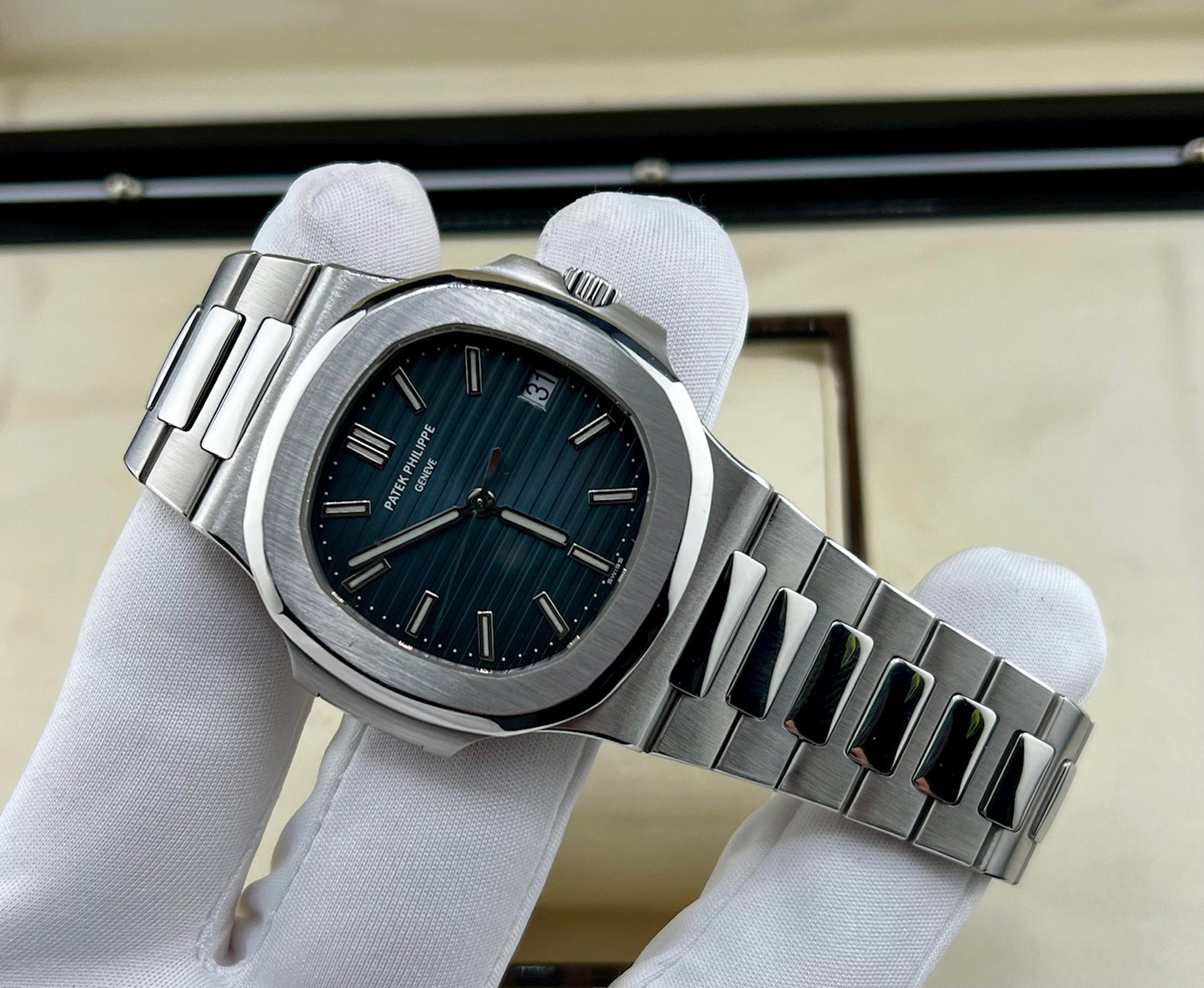 Patek Philippe Nautilus 5711/1A 2010 Blue Dial Full Set