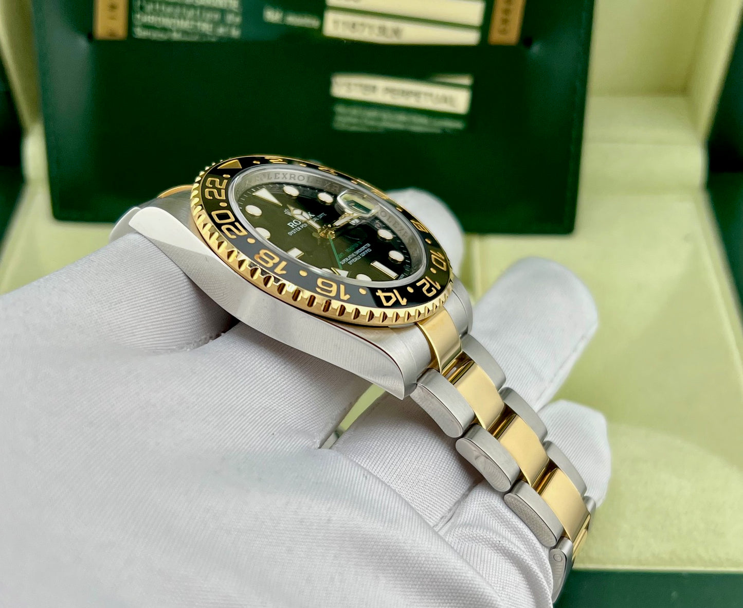 Rolex GMT-Master II 116713LN 2012 Box&paper HK