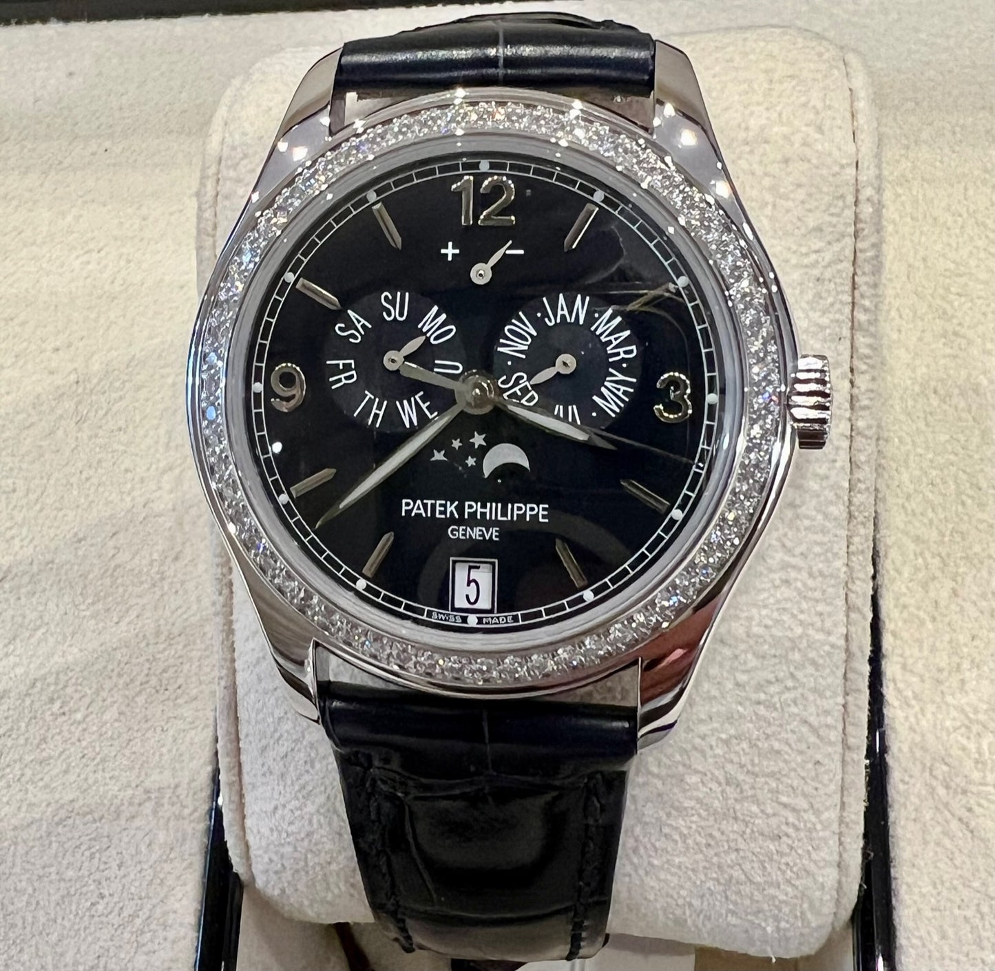 Patek Philippe Annual Calendar 5147G 2023 like new