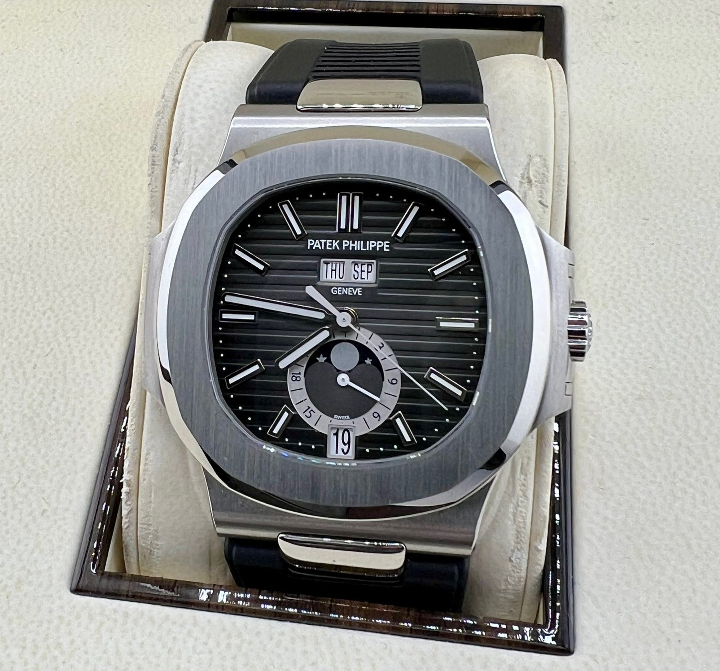 Patek Philippe Nautilus 5726/1A Black Dial Full Set 2022