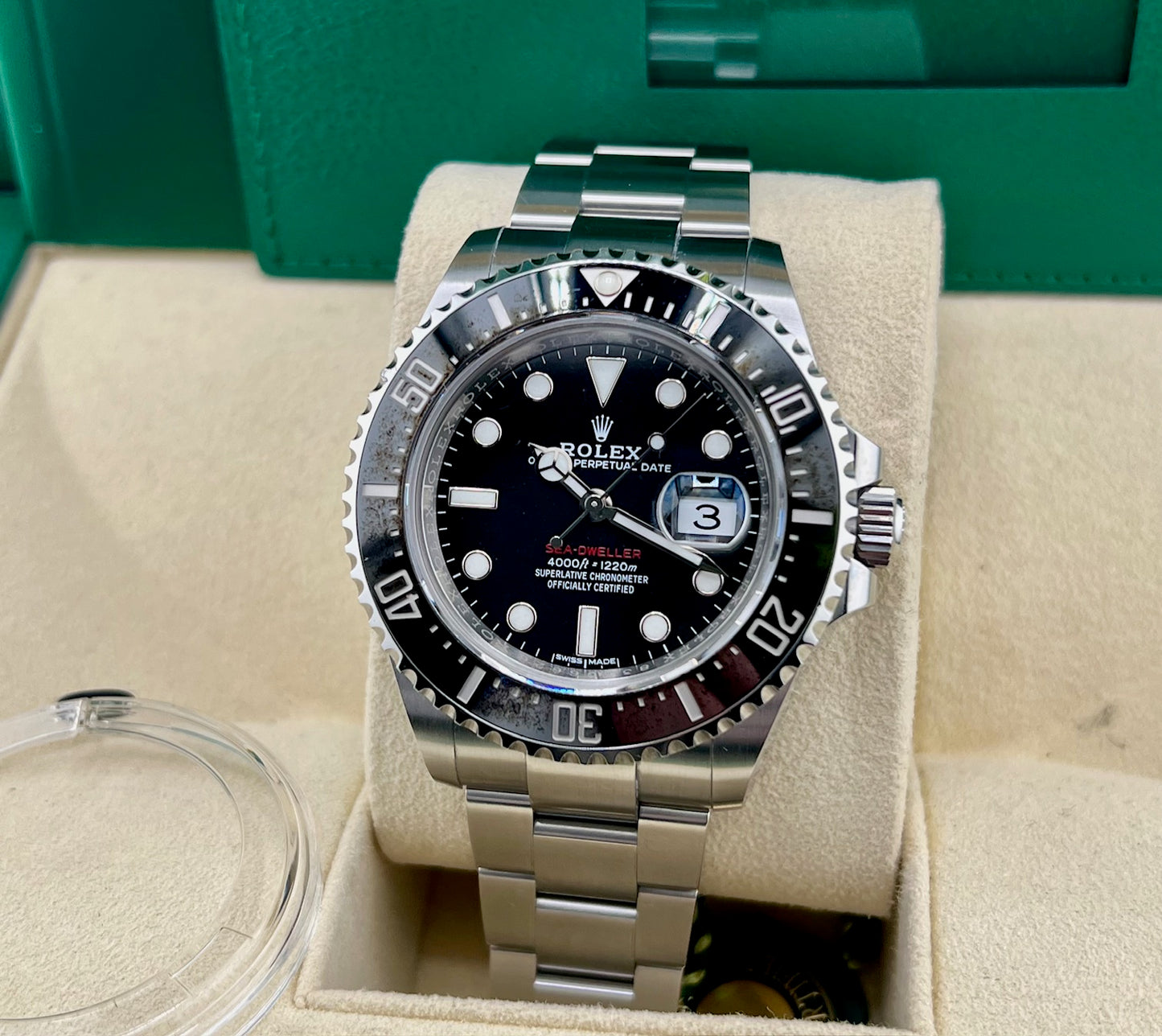 Rolex Sea-Dweller 126600 ''Scritta rossa'' 2017 full set (New Card)