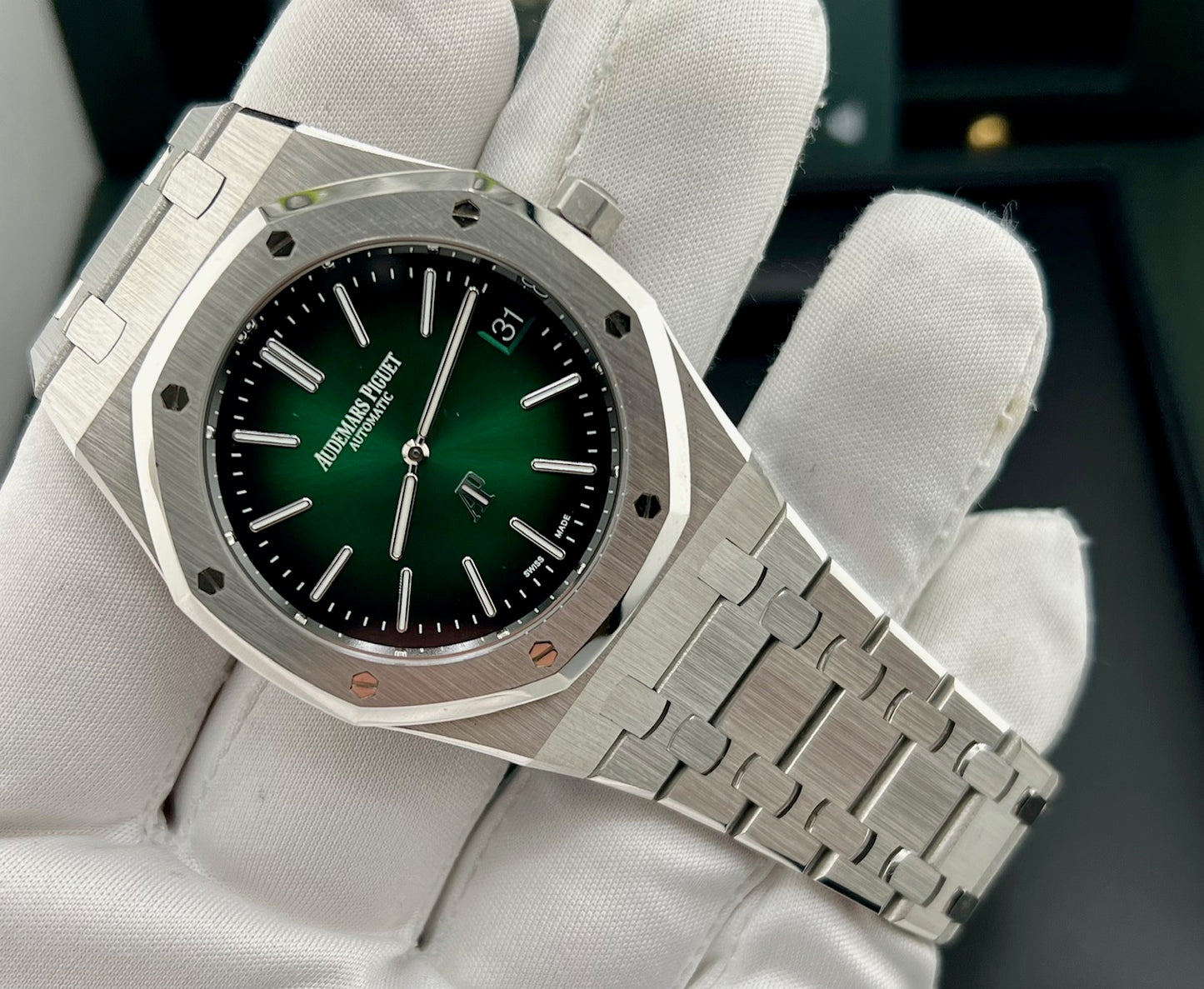 Audemars Piguet Royal Oak "Jumbo" Extra-Thin 16202PT Green Dial 2022 50TH