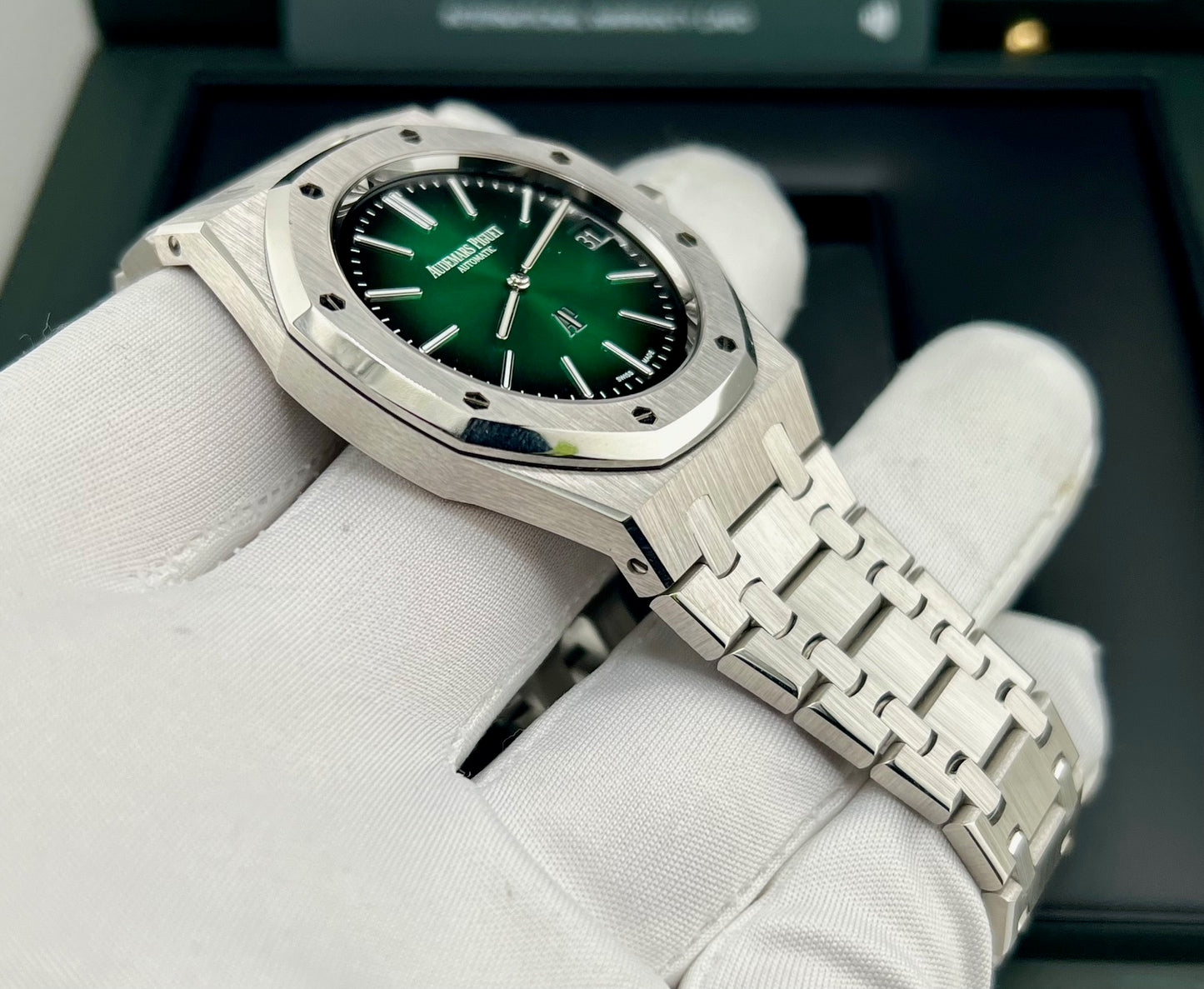 Audemars Piguet Royal Oak "Jumbo" Extra-Thin 16202PT Green Dial 2022 50TH