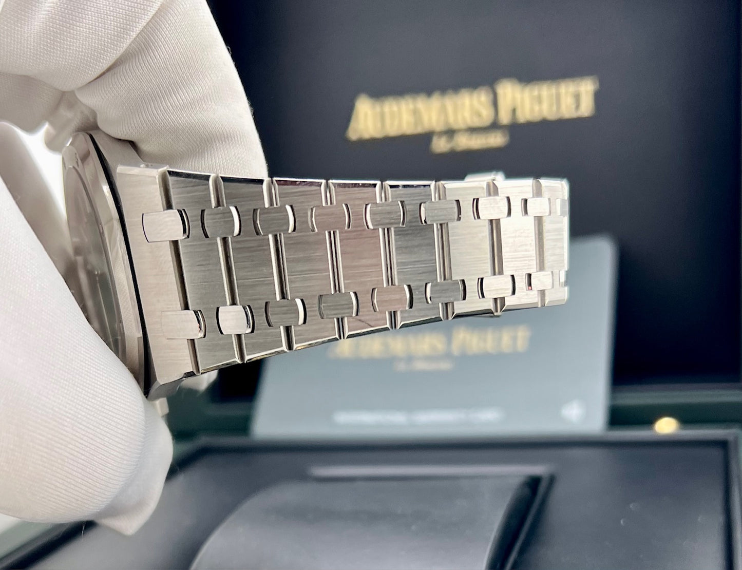 Audemars Piguet Royal Oak "Jumbo" Extra-Thin 16202PT Green Dial 2022 50TH