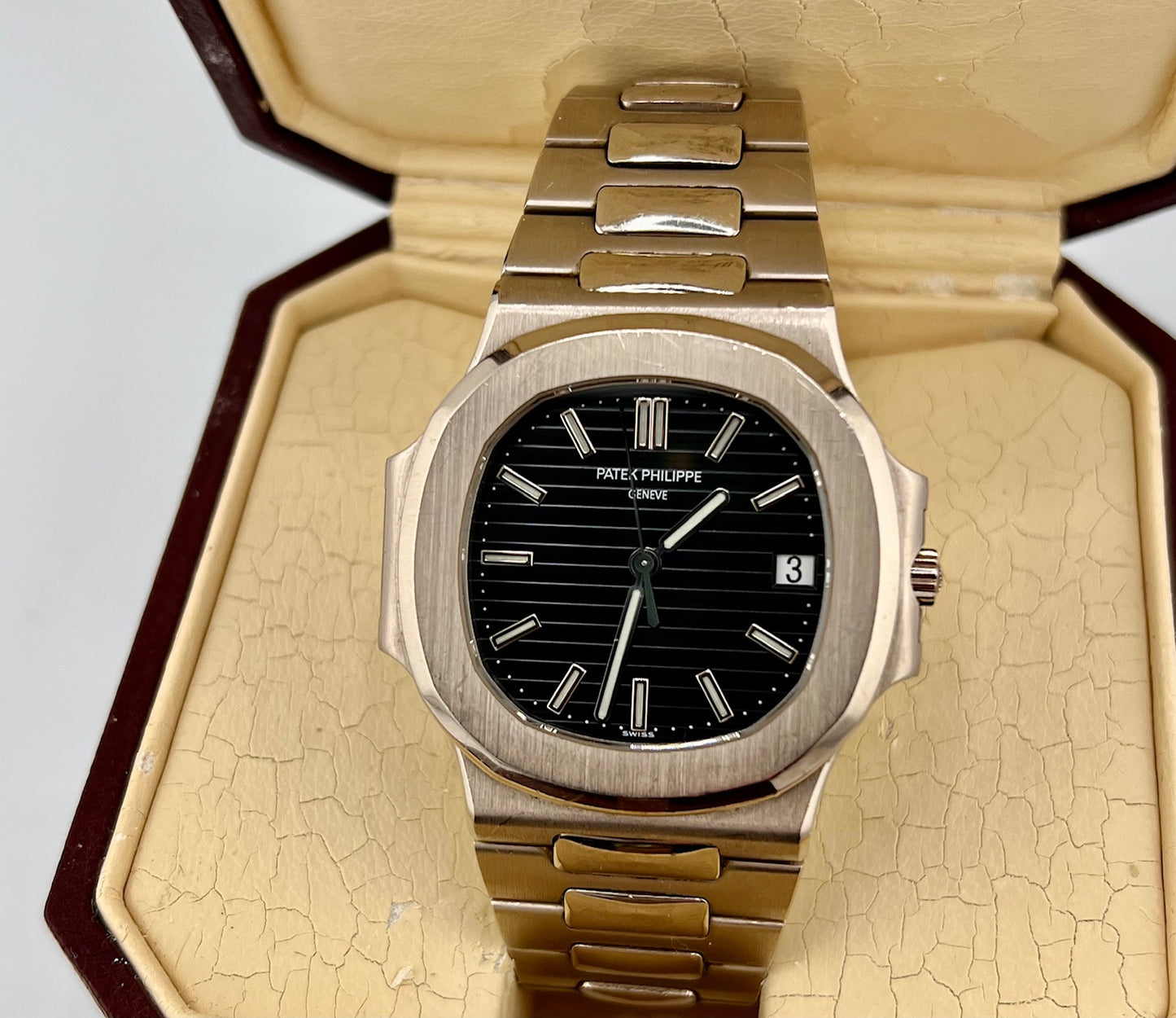 Patek Philippe Nautilus 3711/G White gold very rare jumbo full set 2004 (Italia)
