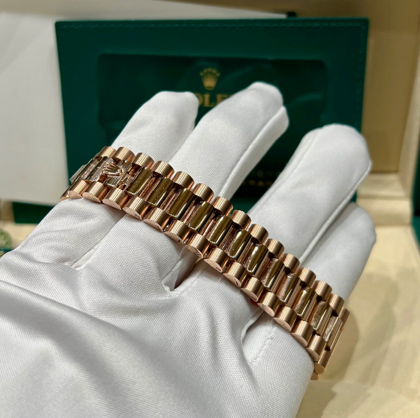 Rolex Day-Date 40mm 228235 Chocolate Dial Baguette index 2023