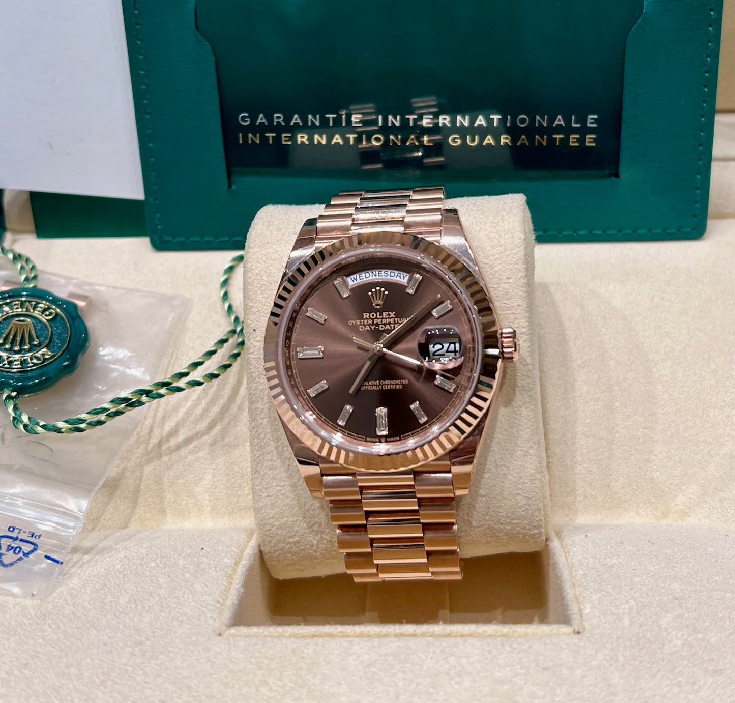 Rolex Day-Date 40mm 228235 Chocolate Dial Baguette index 2023