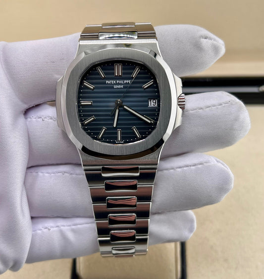 Patek Philippe Nautilus 5711/1A 2010 Full Set HK blue dial