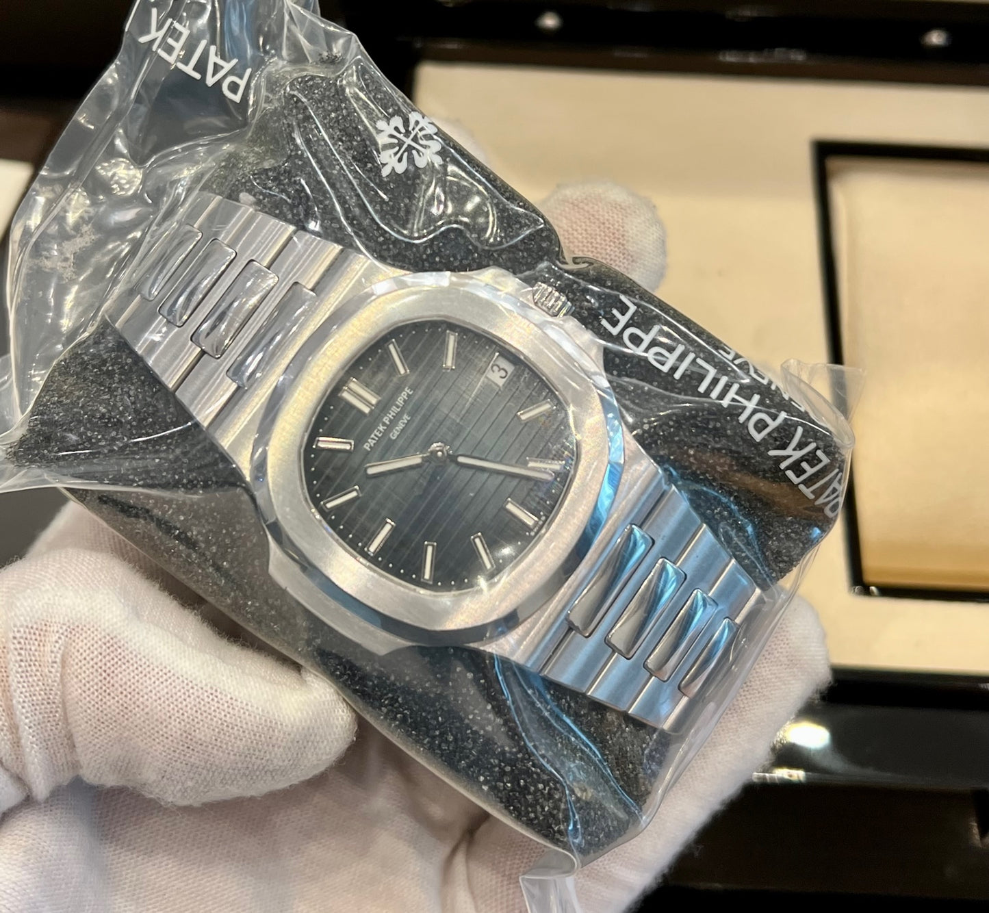 Patek Philippe Nautilus 5711/1A Blue Dial 2015 SEALED Italian Warranty