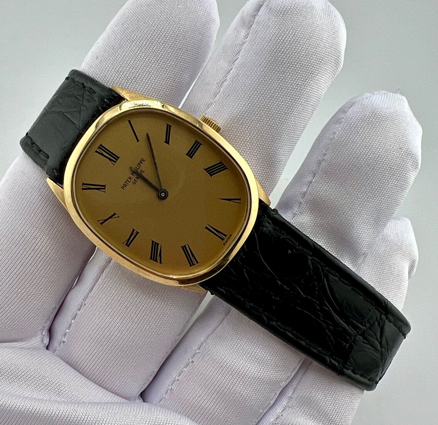 Patek Philippe Ellipse 3546 27X32mm Yellow Gold Manual