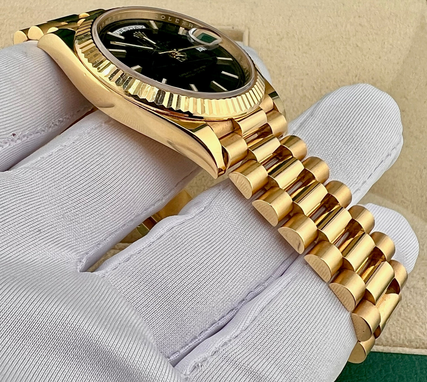 Rolex Day-Date 40mm 228238 Black Dial + Silver Dial  president 2019 ITA