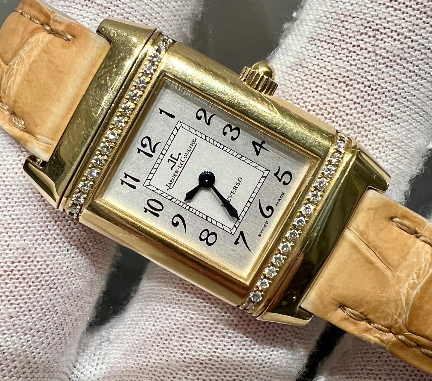 Jaeger-LeCoultre Reverso 18k Diamond 265.1.08 only watch