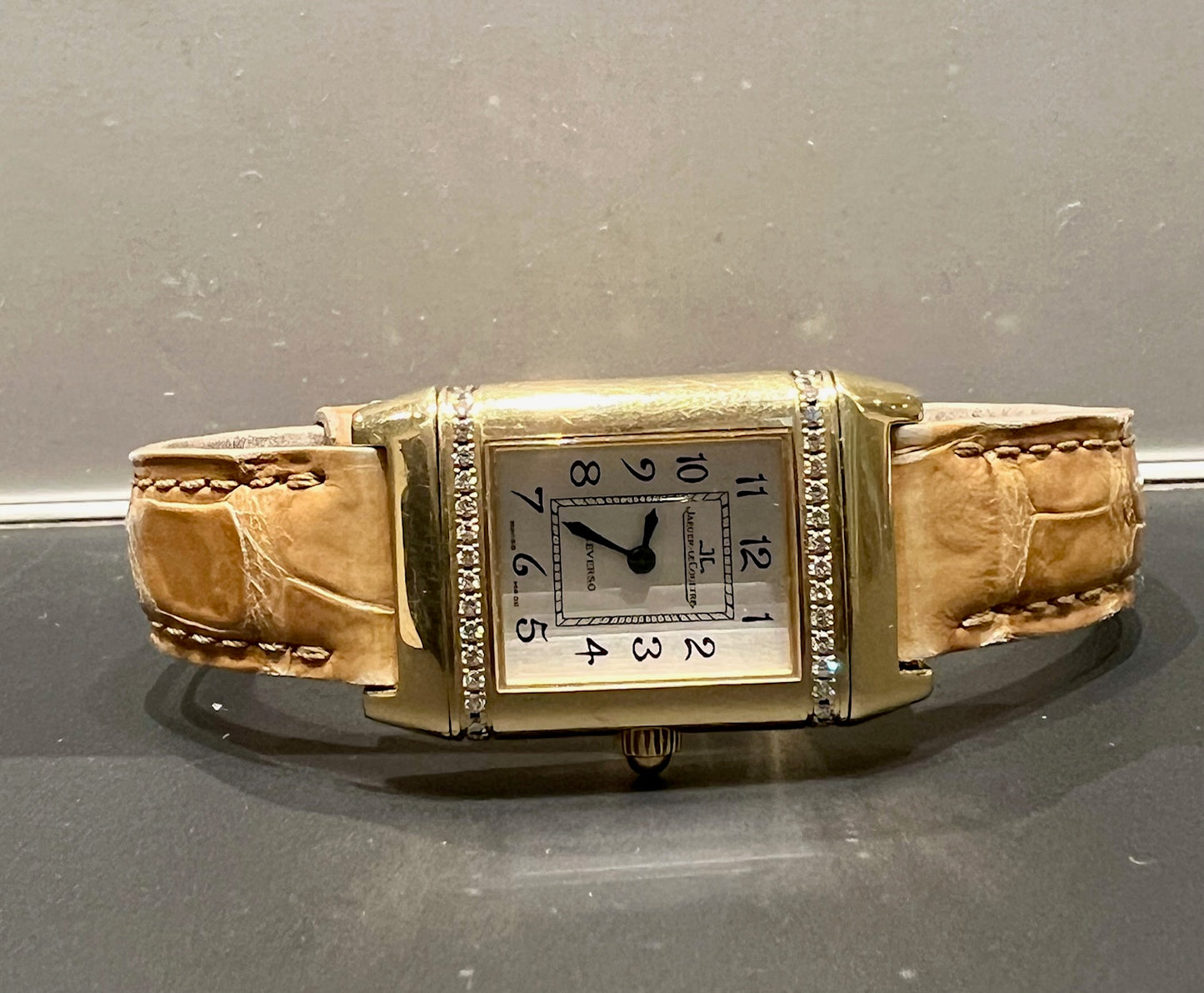 Jaeger-LeCoultre Reverso 18k Diamond 265.1.08 only watch