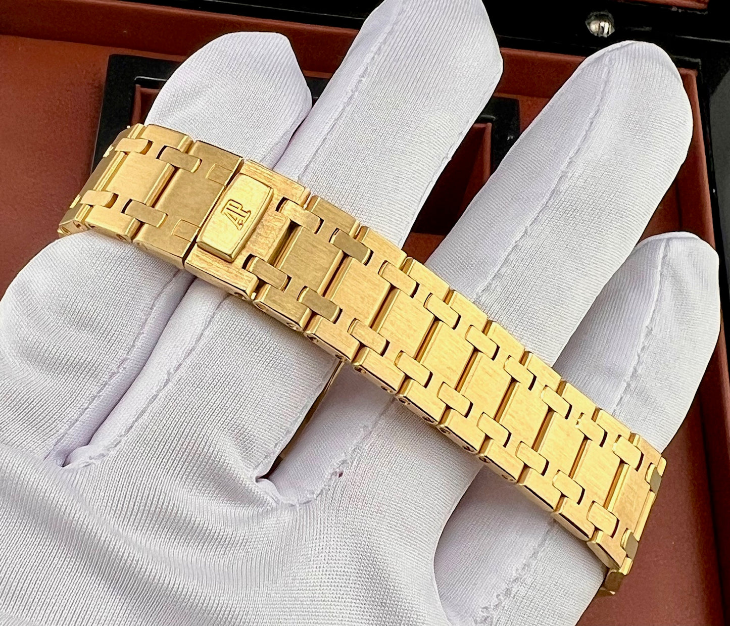 Audemars Piguet Royal Oak 14790BA 36mm Yellow Gold only watch