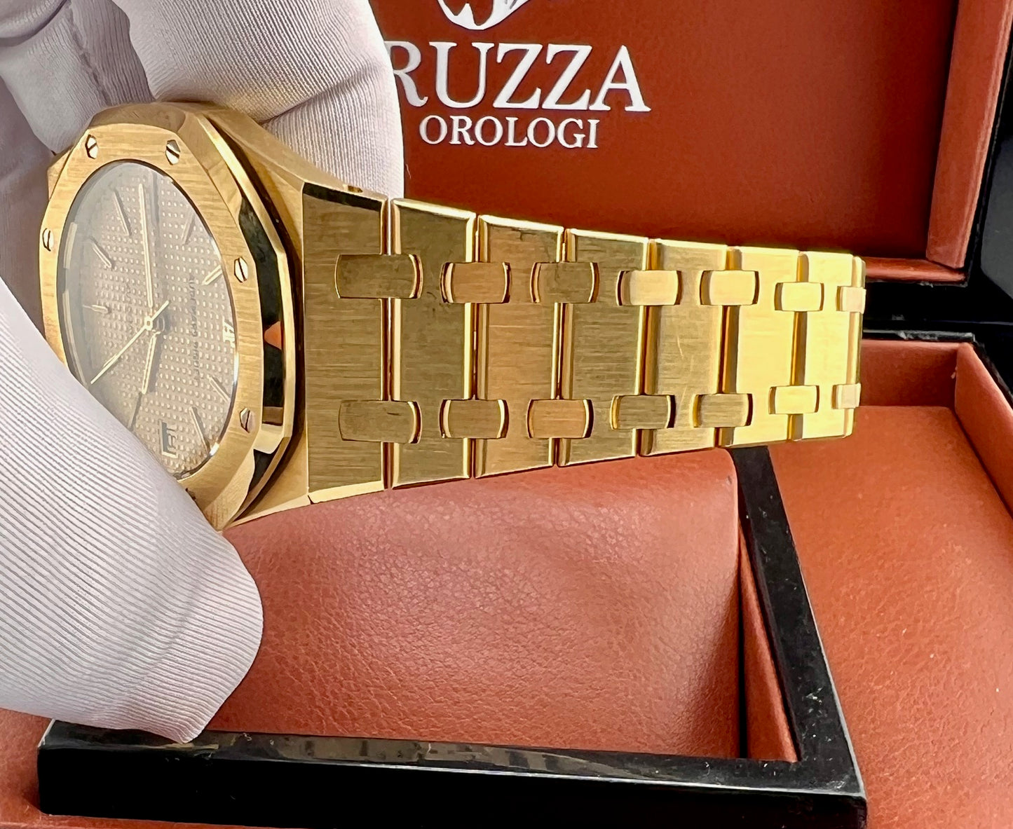 Audemars Piguet Royal Oak 14790BA 36mm Yellow Gold only watch