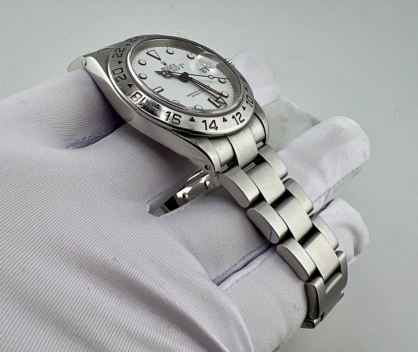 Rolex Explorer II 16570 White Dial Sel 2000