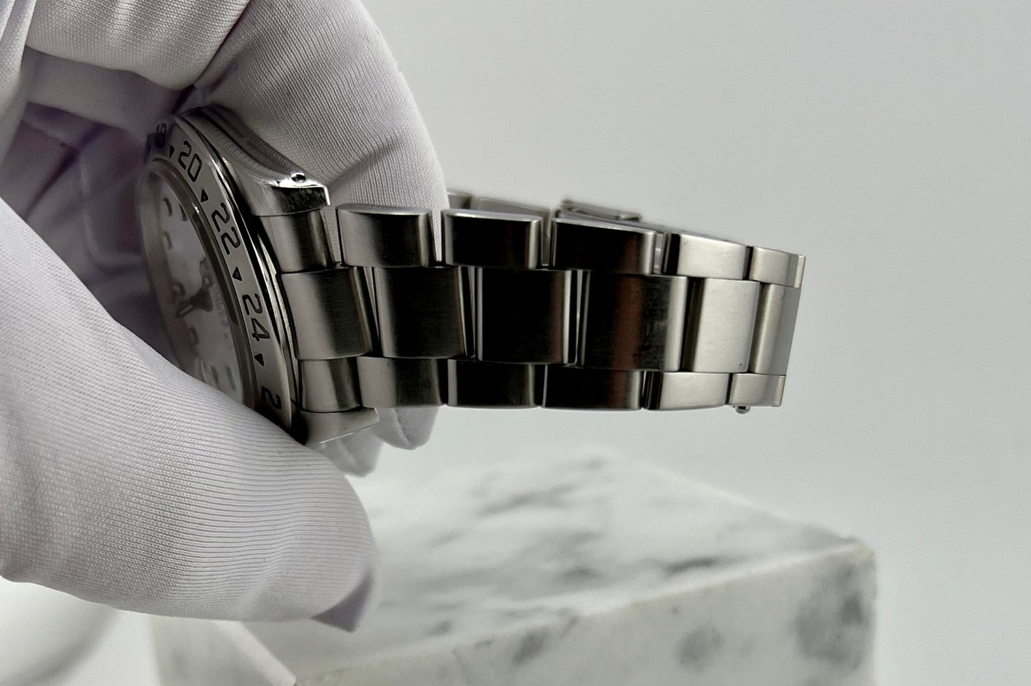 Rolex Explorer II 16570 White Dial Sel 2000