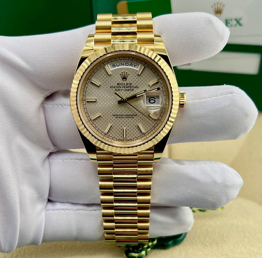 Rolex Day-Date 40mm 228238 Silver Diagonal Motif Dial 2019 full Set