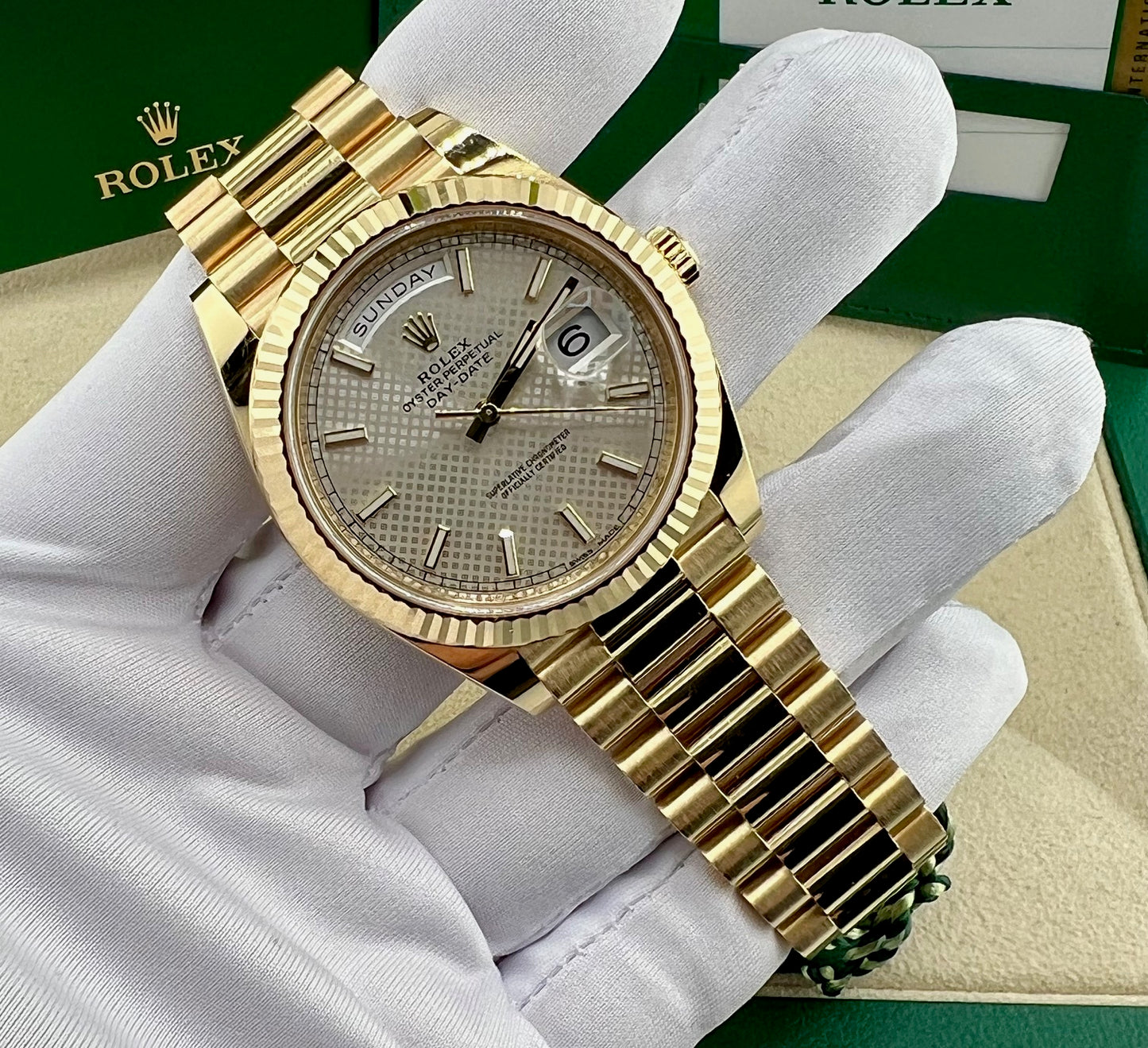 Rolex Day-Date 40mm 228238 Silver Diagonal Motif Dial 2019 full Set