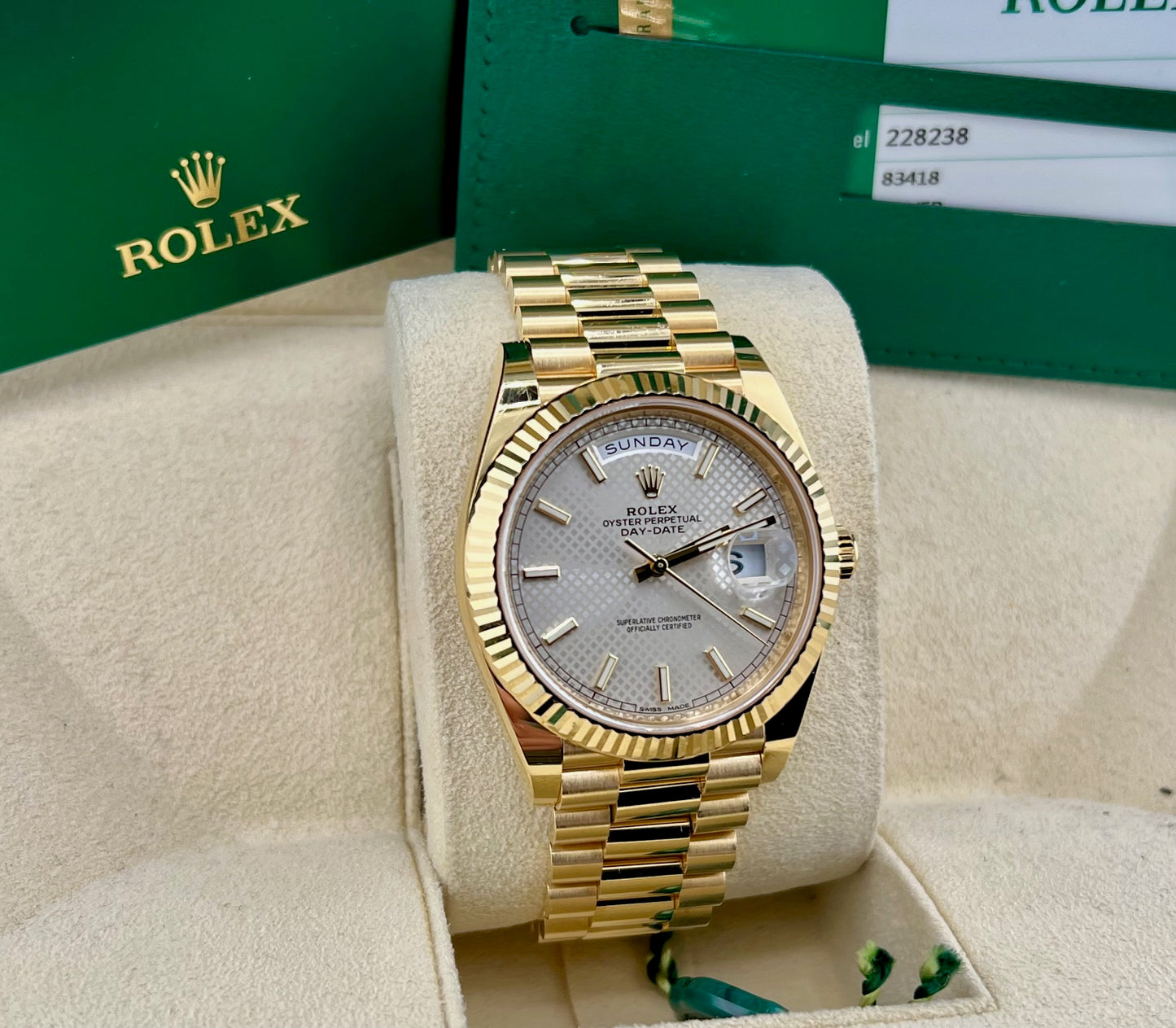 Rolex Day-Date 40mm 228238 Silver Diagonal Motif Dial 2019 full Set